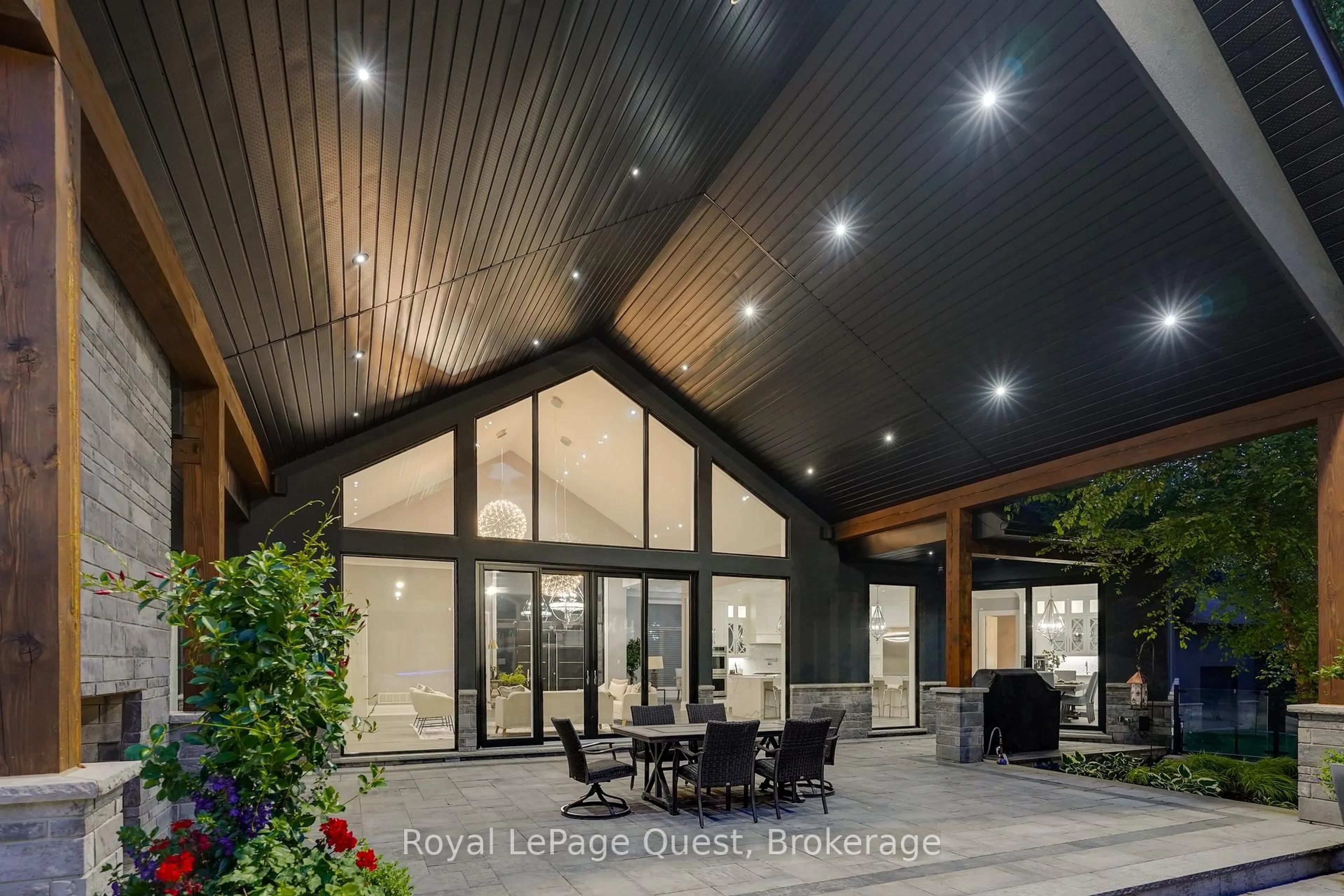 Patio, street for 8 Midves Crt, Springwater Ontario L9X 0P3