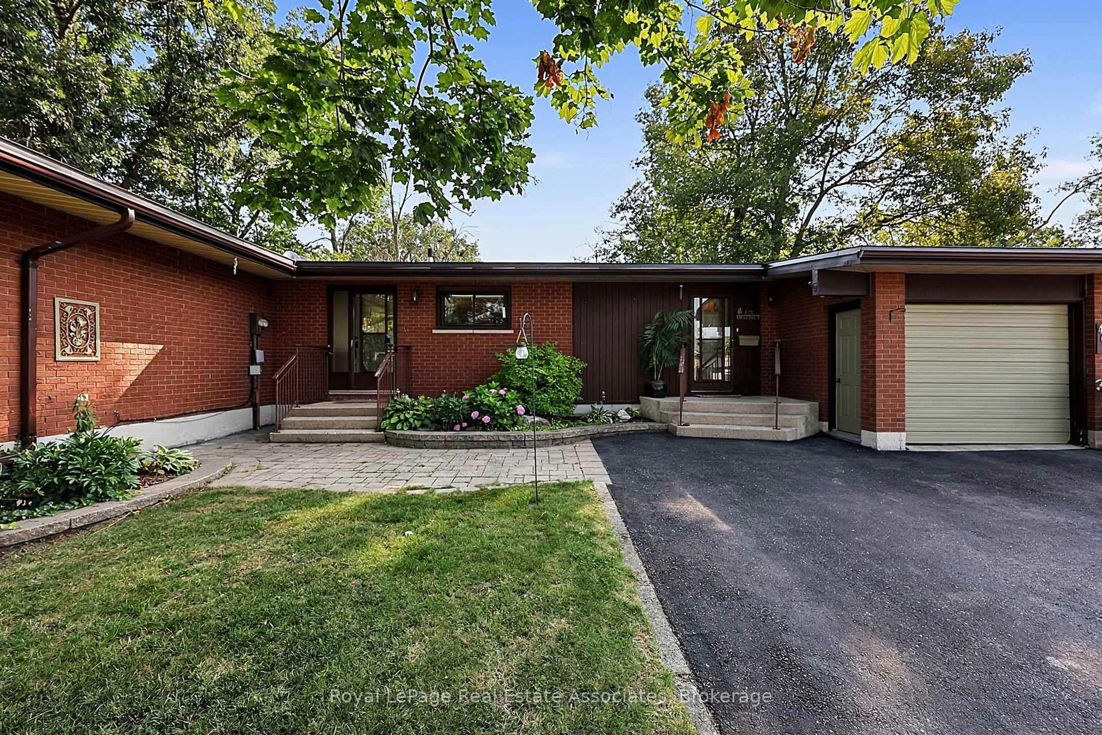 Home with brick exterior material, street for 408 Mooney Cres, Orillia Ontario L3V 6R4
