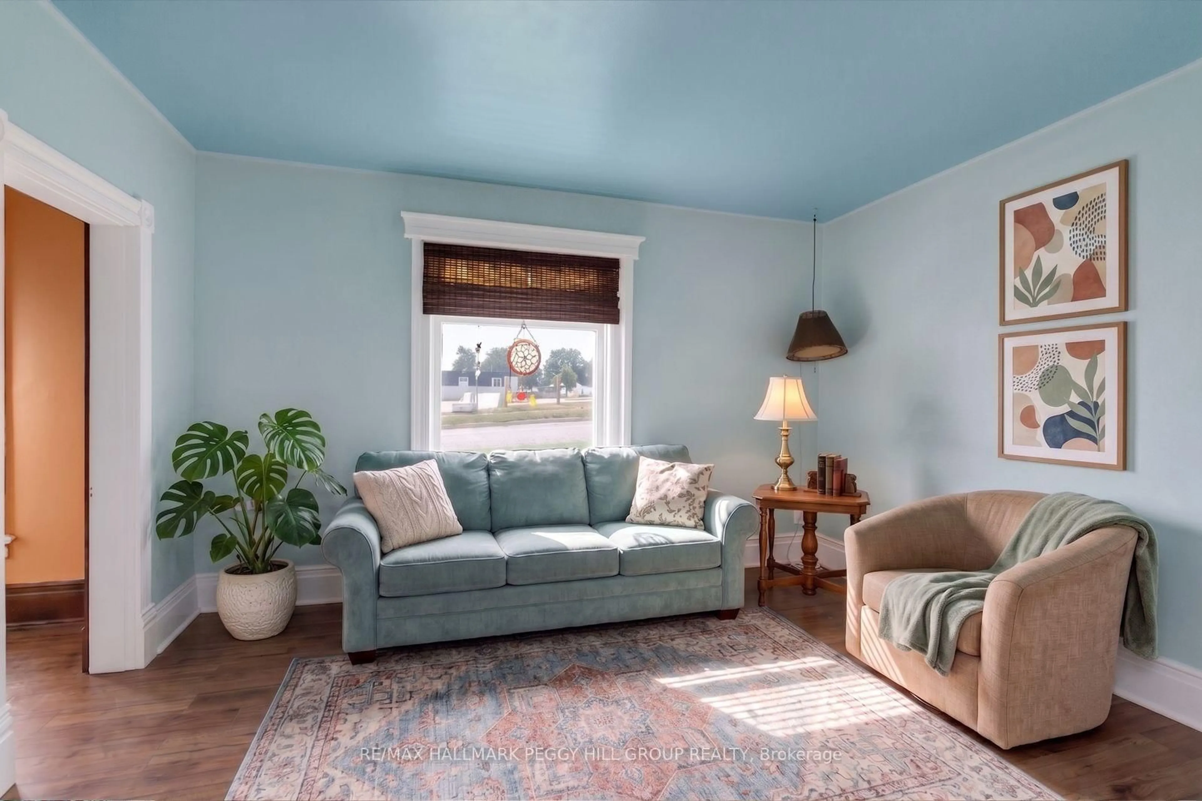 Living room with furniture, unknown for 194 Mississaga St, Orillia Ontario L3V 3B5