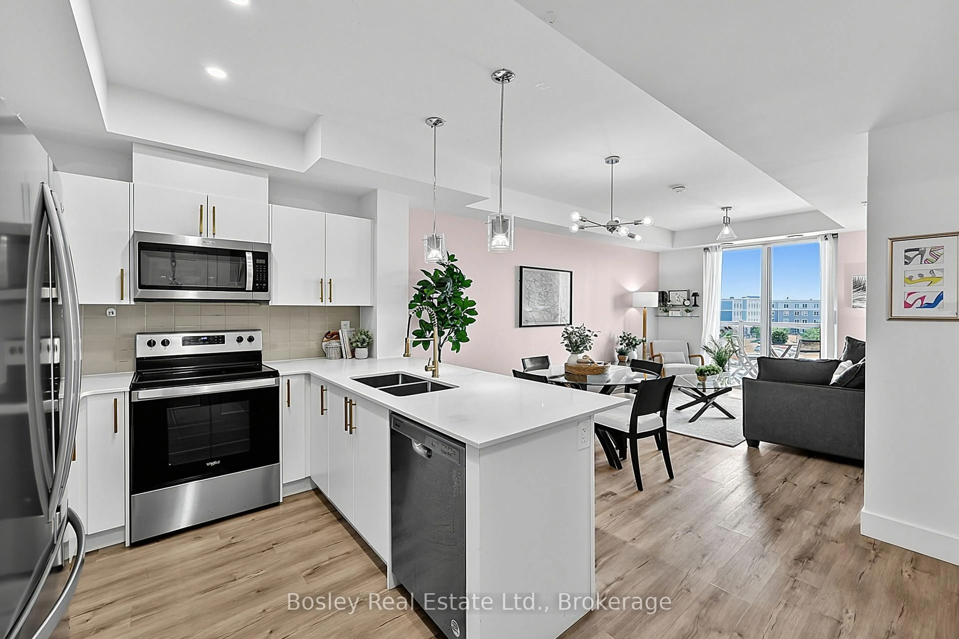 Open concept kitchen, unknown for 4 Kimberly Lane #404, Collingwood Ontario L9Y 5T6