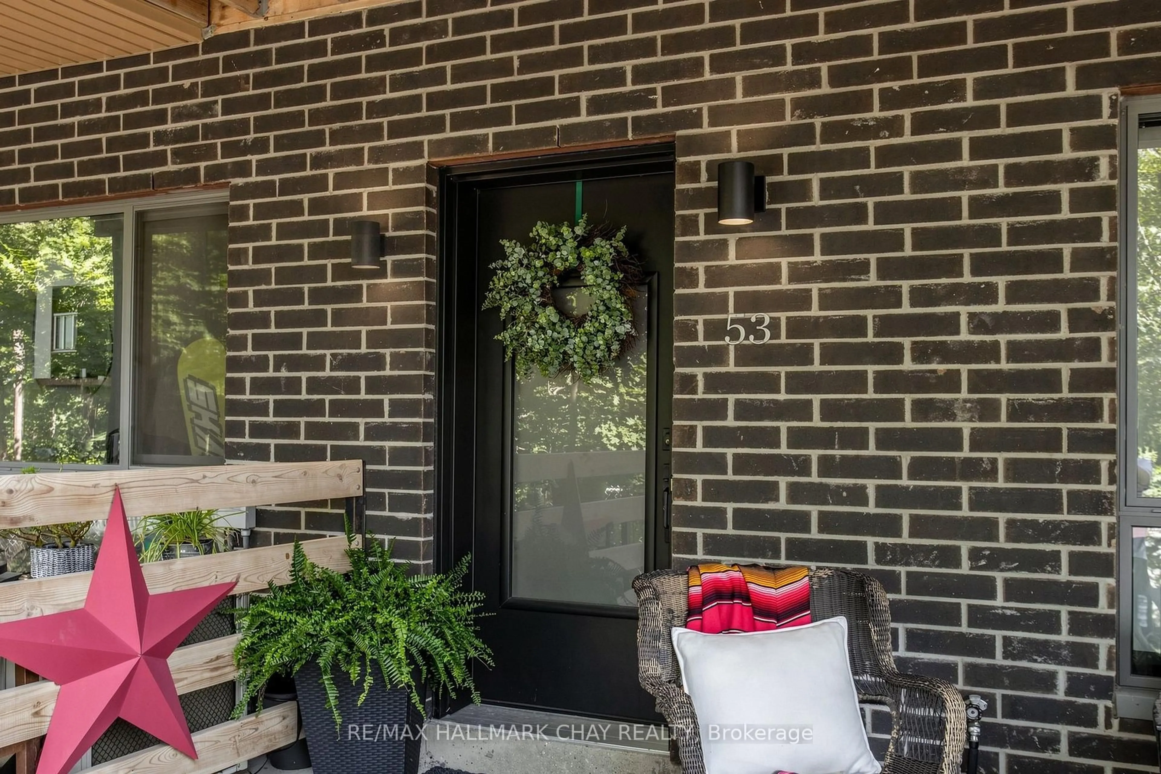 Home with brick exterior material, street for 369 Essa Rd #53, Barrie Ontario L4N 9C8