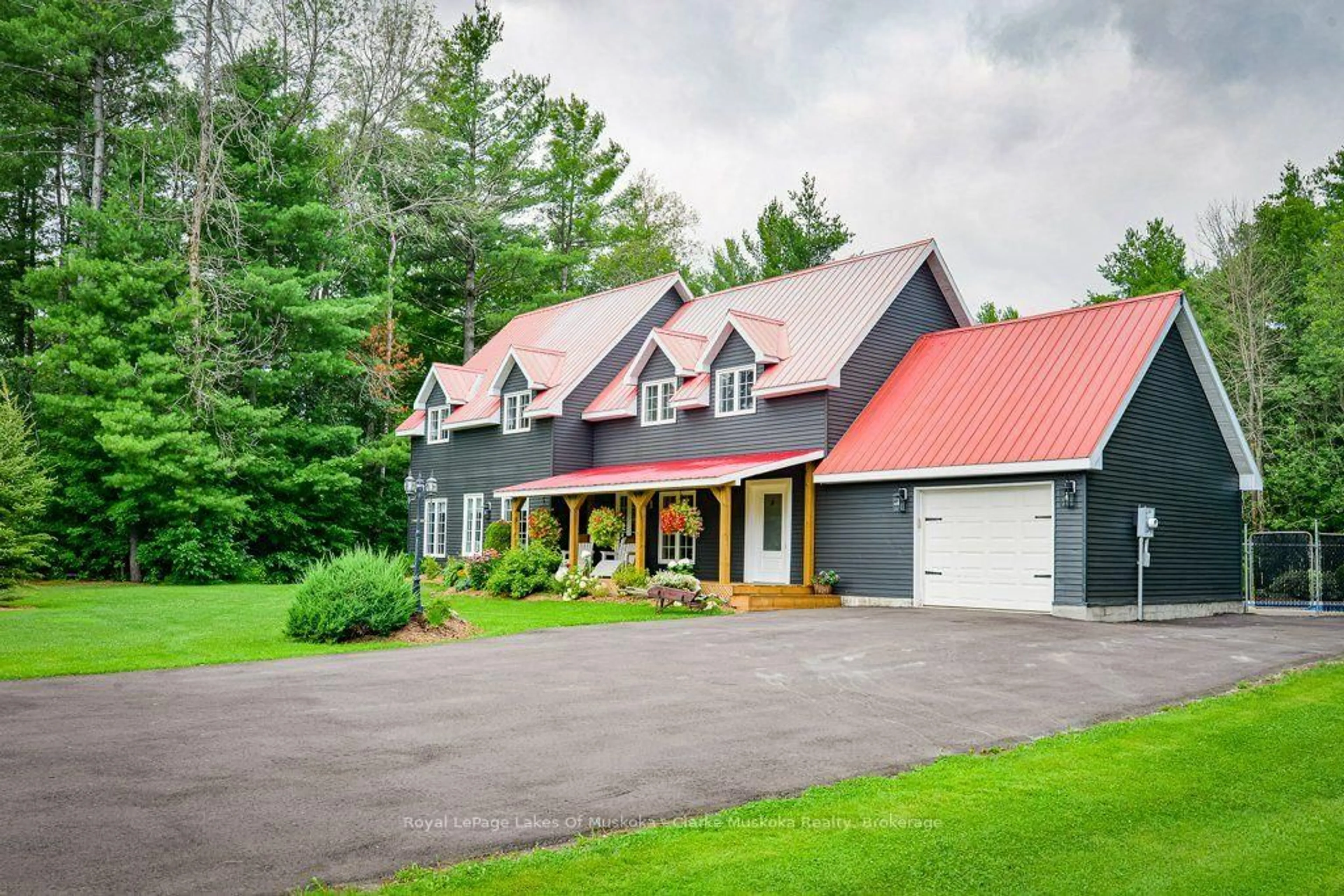 Home with vinyl exterior material, street for 1572 Laughlin Falls Rd, Severn Ontario L0K 1E0