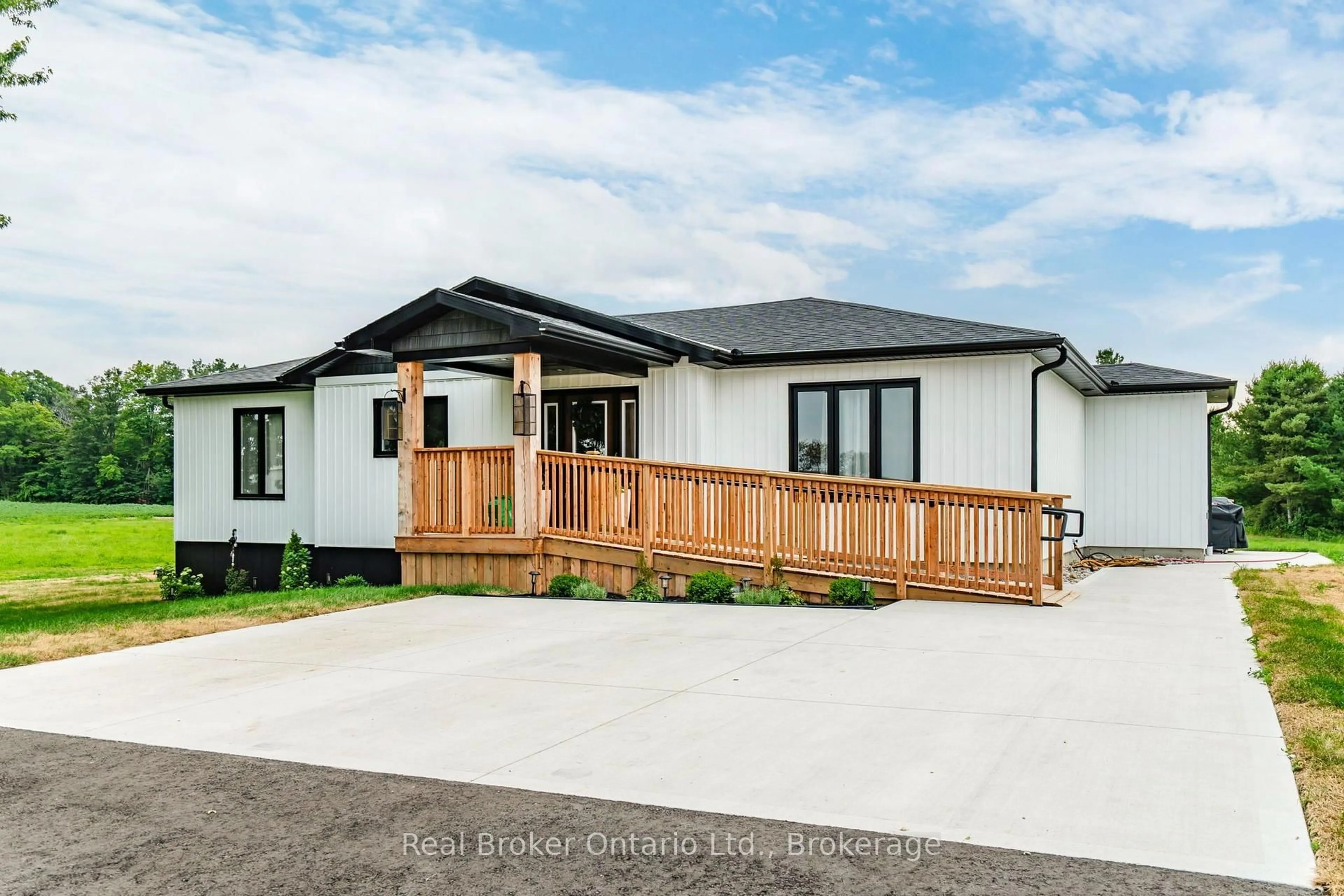 Home with vinyl exterior material, unknown for 597 Lafontaine Rd, Tiny Ontario L9M 0L7