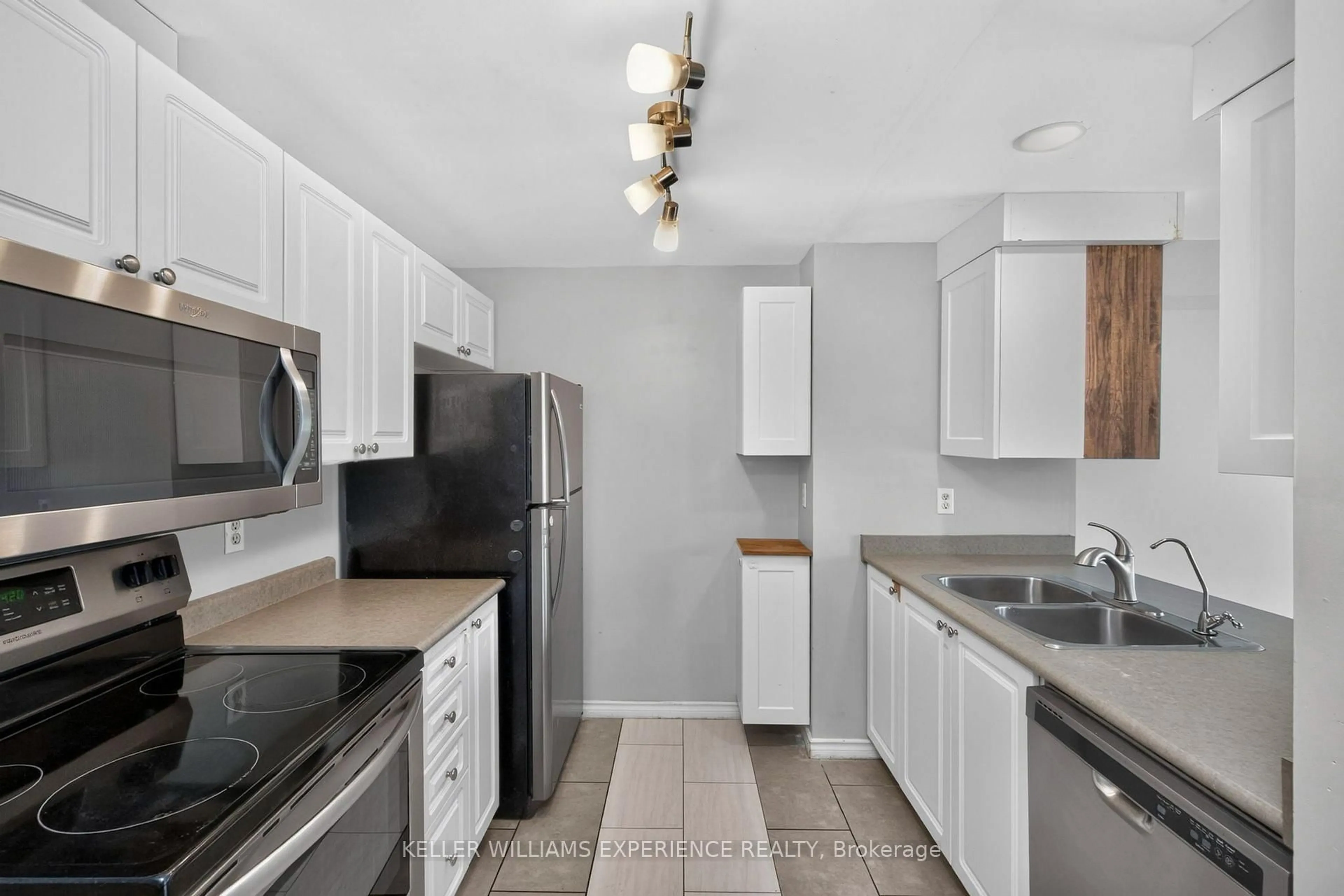 Standard kitchen, unknown for 264 DUNSMORE Lane, Barrie Ontario L4M 7A7