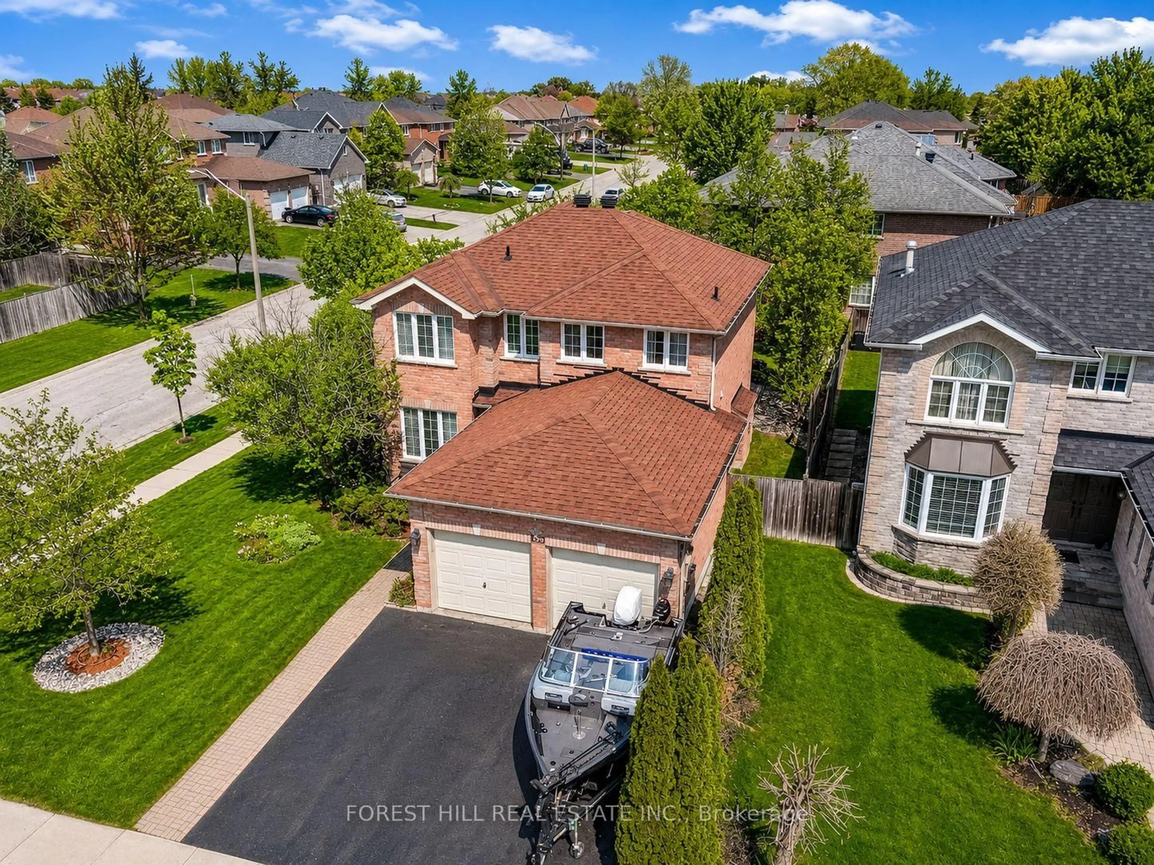 A pic from outside/outdoor area/front of a property/back of a property/a pic from drone, street for 196 Sproule Dr, Barrie Ontario L4N 0N4