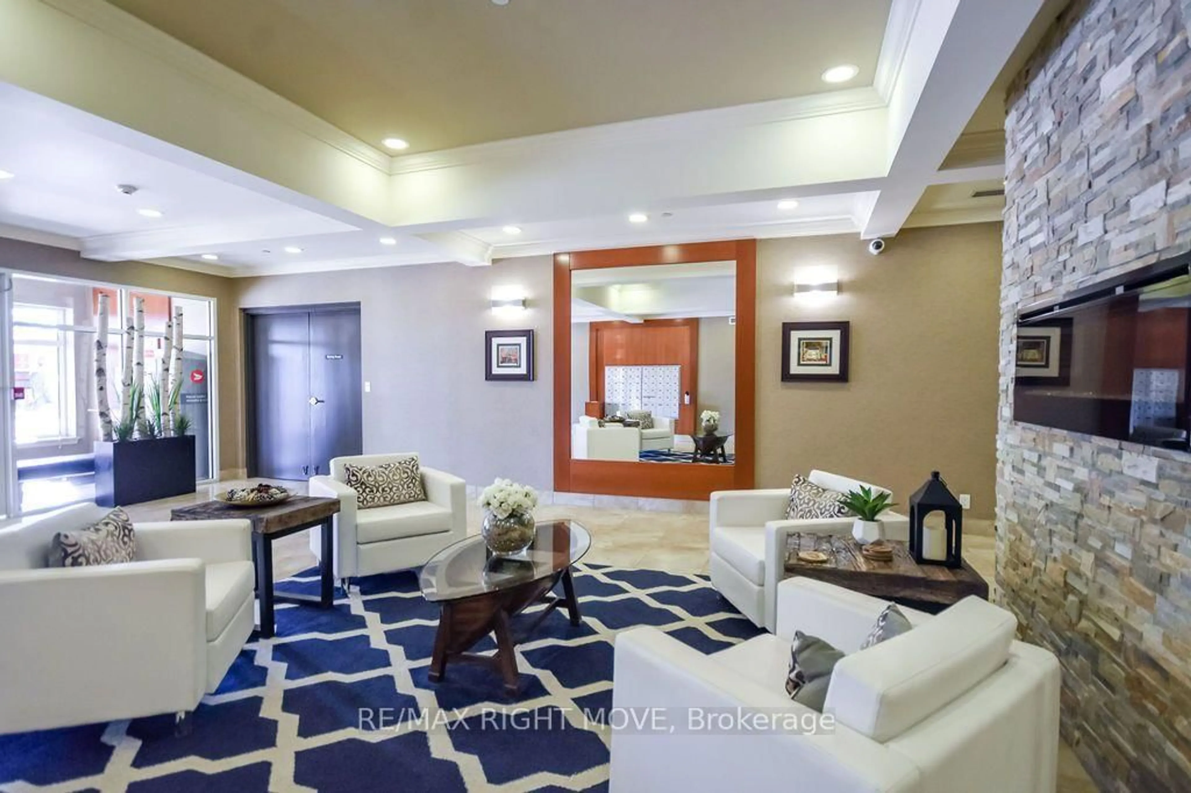 Lobby for 80 Orchard Point Rd #605, Orillia Ontario L3V 1C6
