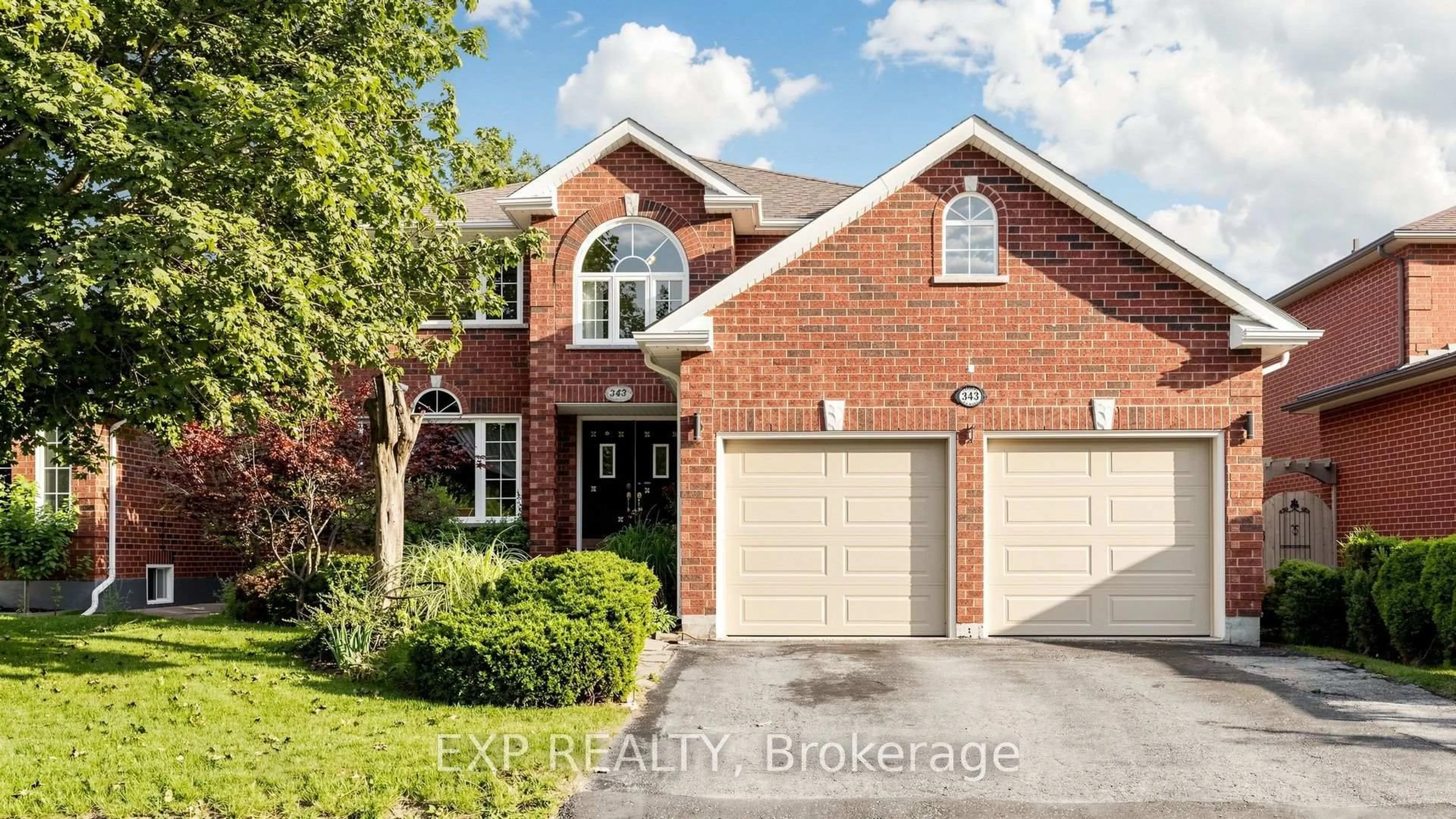 Home with brick exterior material, street for 343 Cundles Rd, Barrie Ontario L4N 7C8