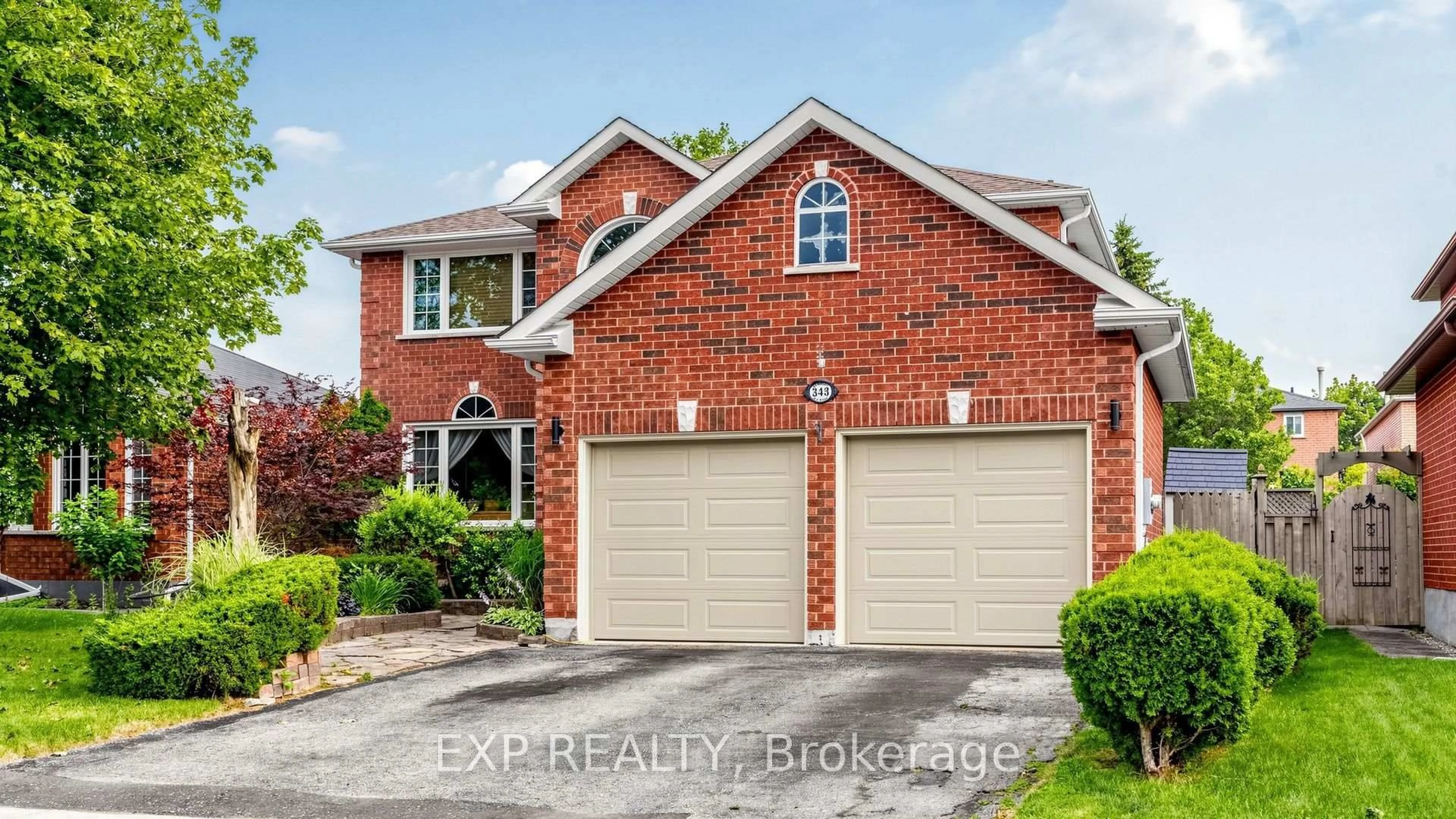 Home with brick exterior material, street for 343 Cundles Rd, Barrie Ontario L4N 7C8