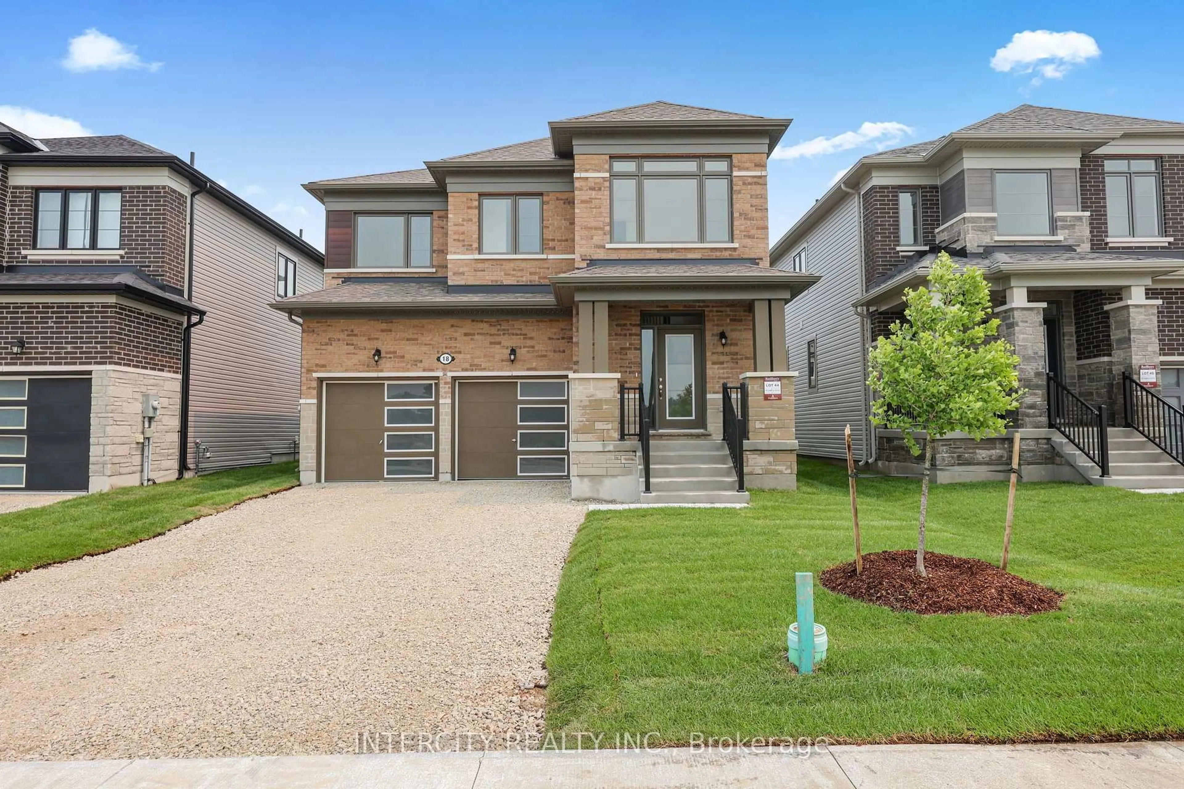 Home with brick exterior material, street for 18 Legacy Circ, Wasaga Beach Ontario L9Z 0L8