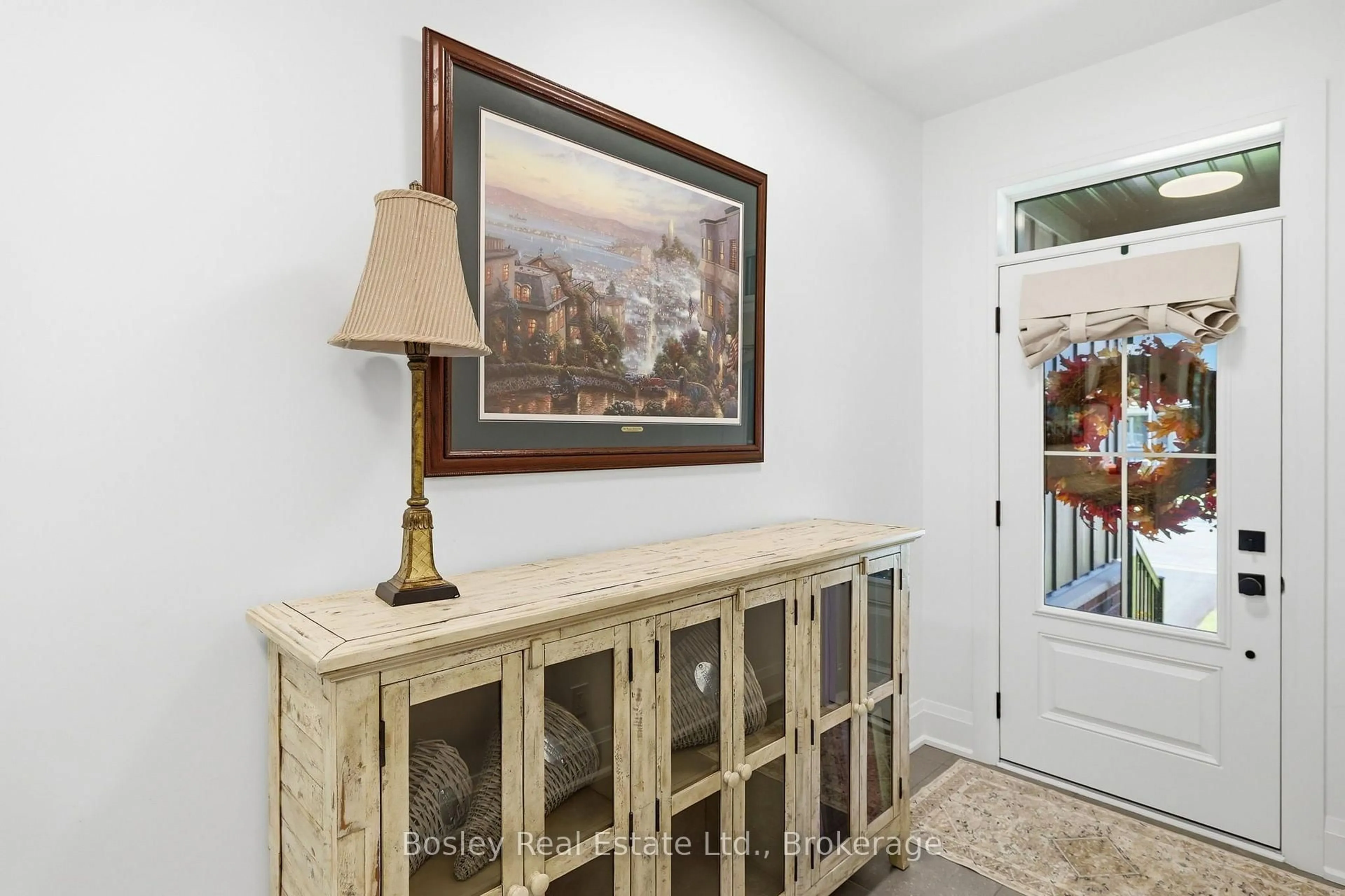 Indoor entryway for 15 Private McKay Dr, Oro-Medonte Ontario L4M 4Y8