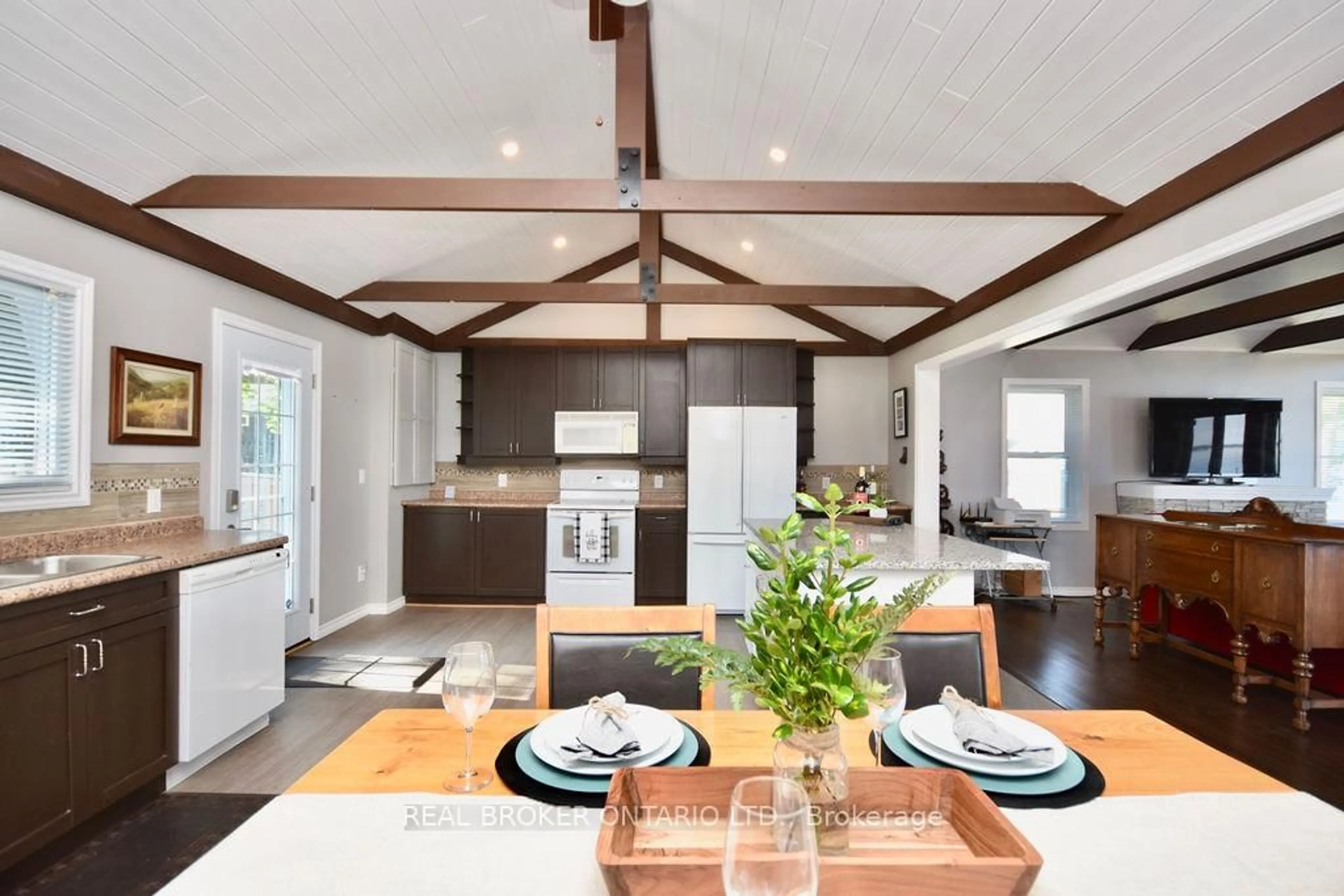 Open concept kitchen, unknown for 5818 Victoria Park Rd, Ramara Ontario L3V 0T3