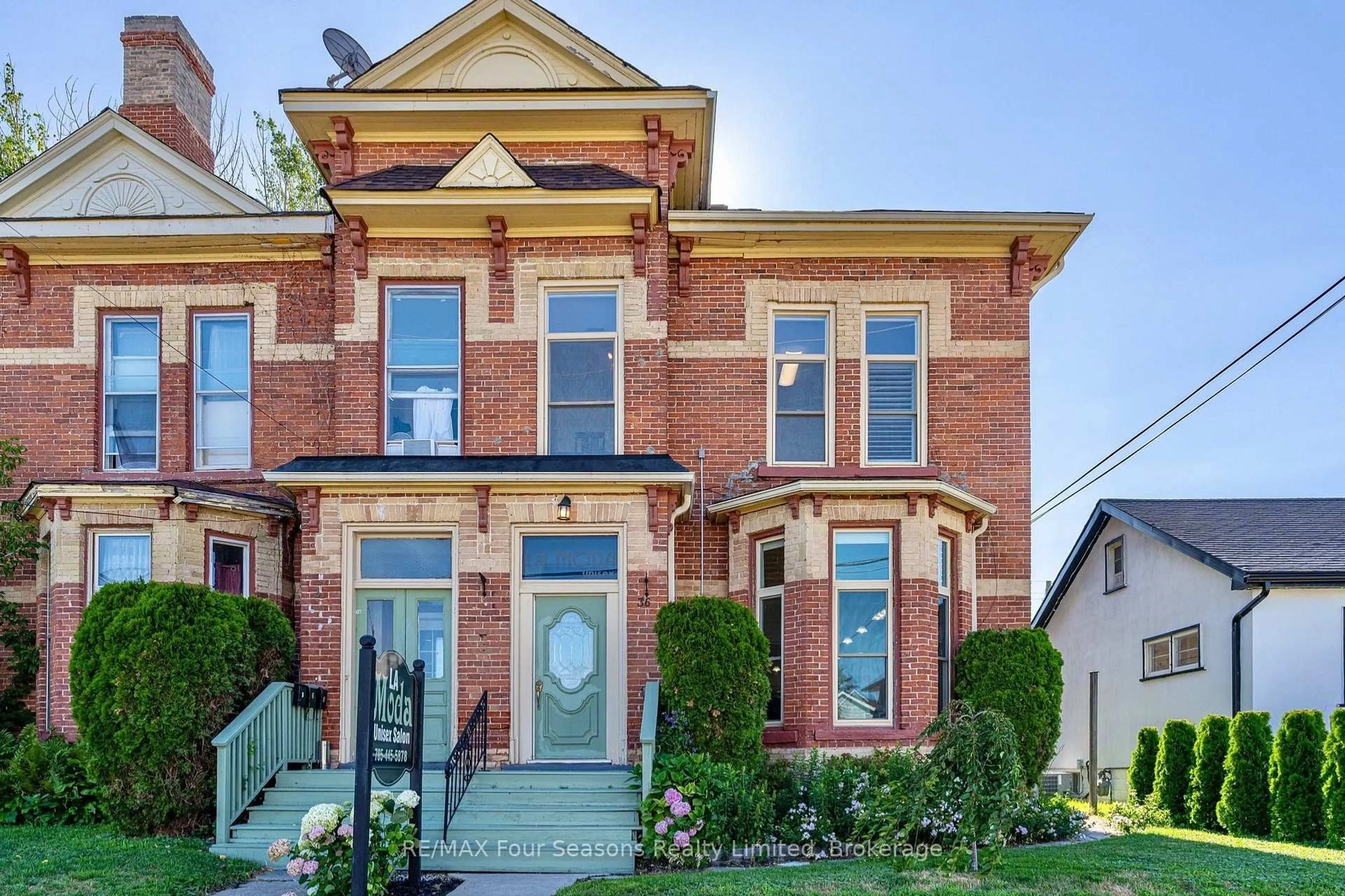 Home with brick exterior material, street for 36 Saint Marie St, Collingwood Ontario L9Y 3K1