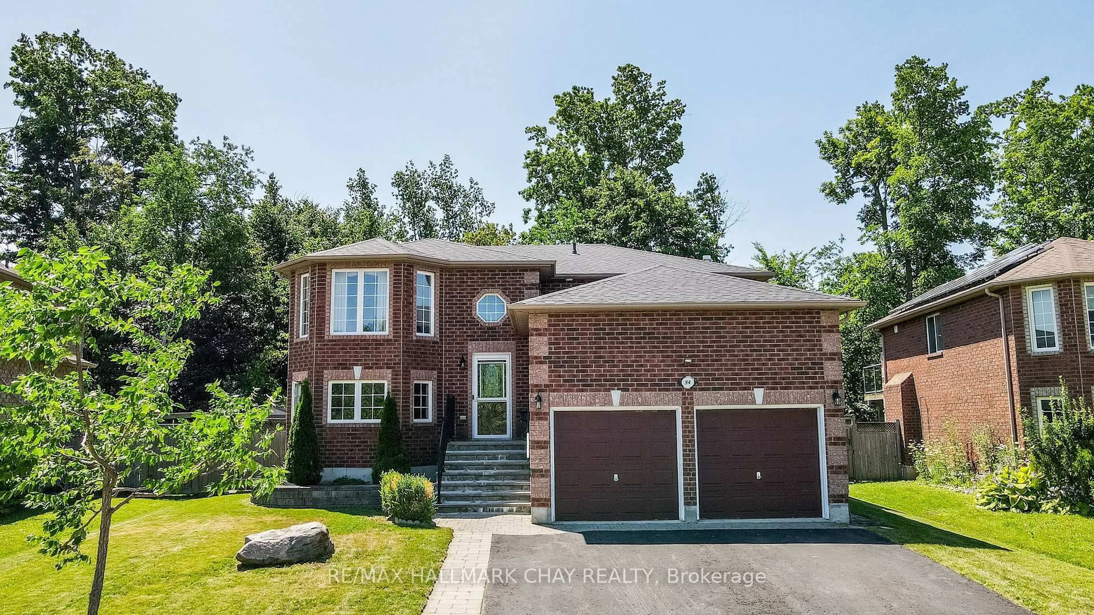 Home with brick exterior material, street for 94 Sandringham Dr, Barrie Ontario L4M 7J5
