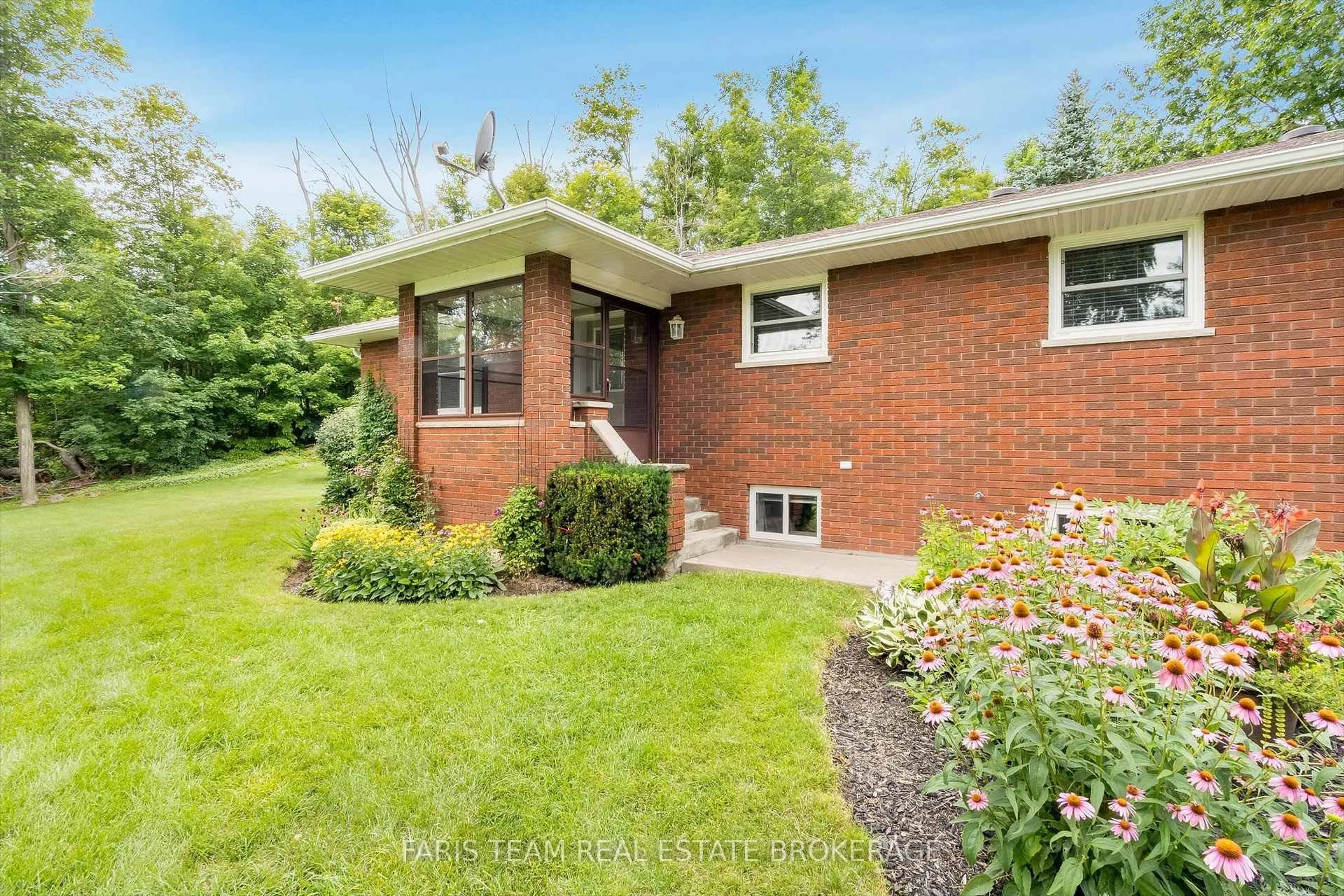 Home with brick exterior material, street for 182 Moon Point Dr, Oro-Medonte Ontario L3V 0R8