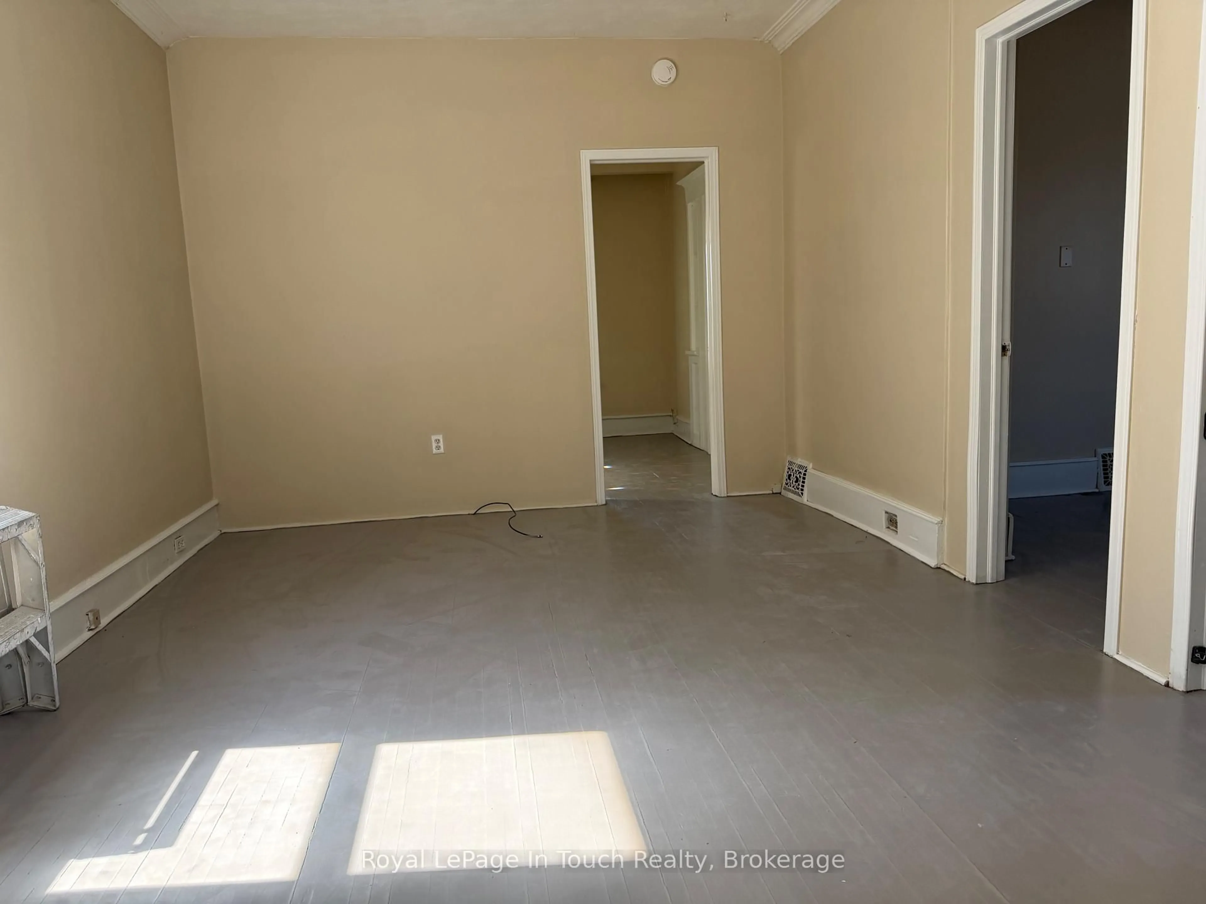 A pic of a room for 519 Yonge St, Midland Ontario L4R 2C6