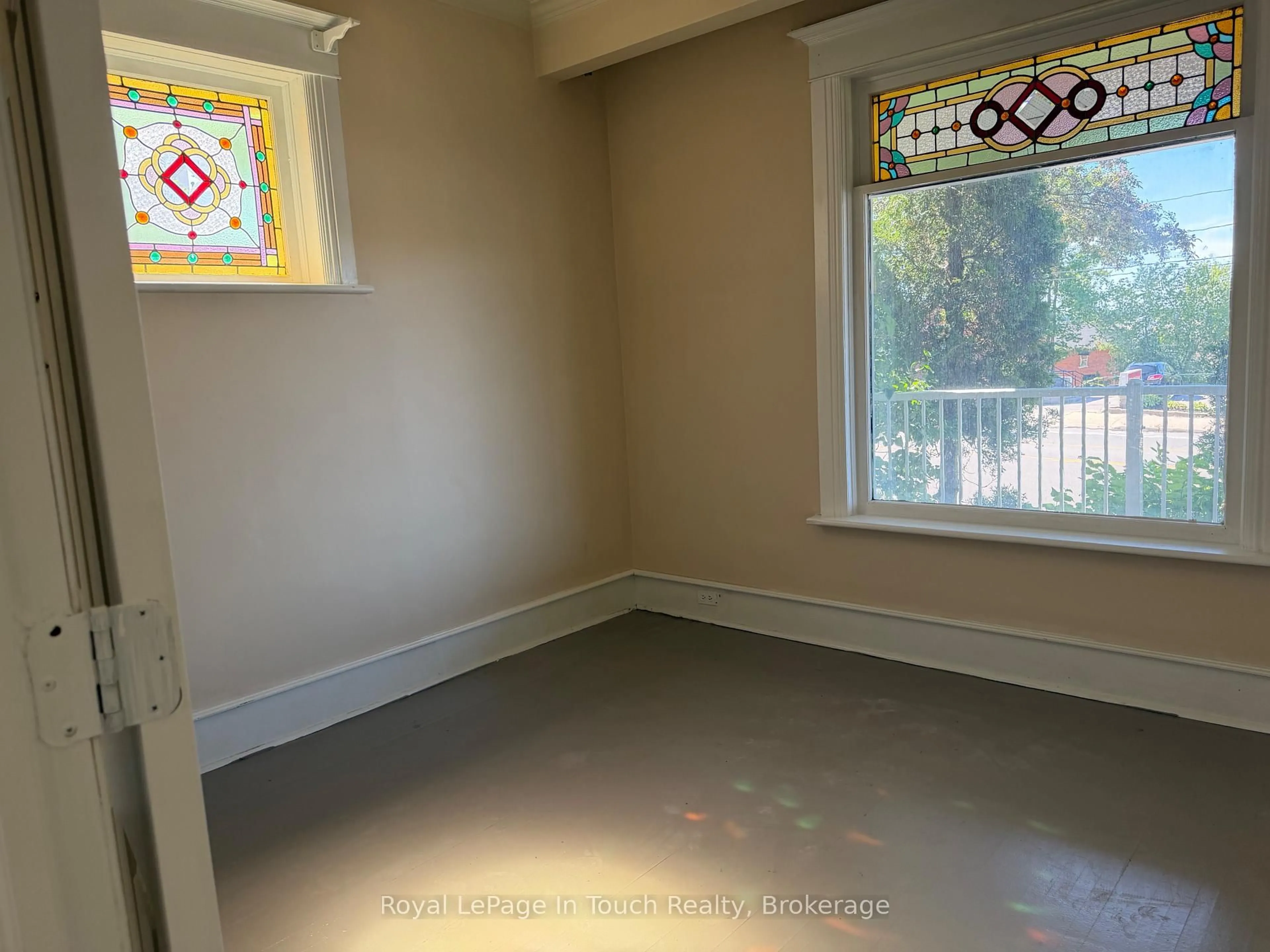 A pic of a room for 519 Yonge St, Midland Ontario L4R 2C6