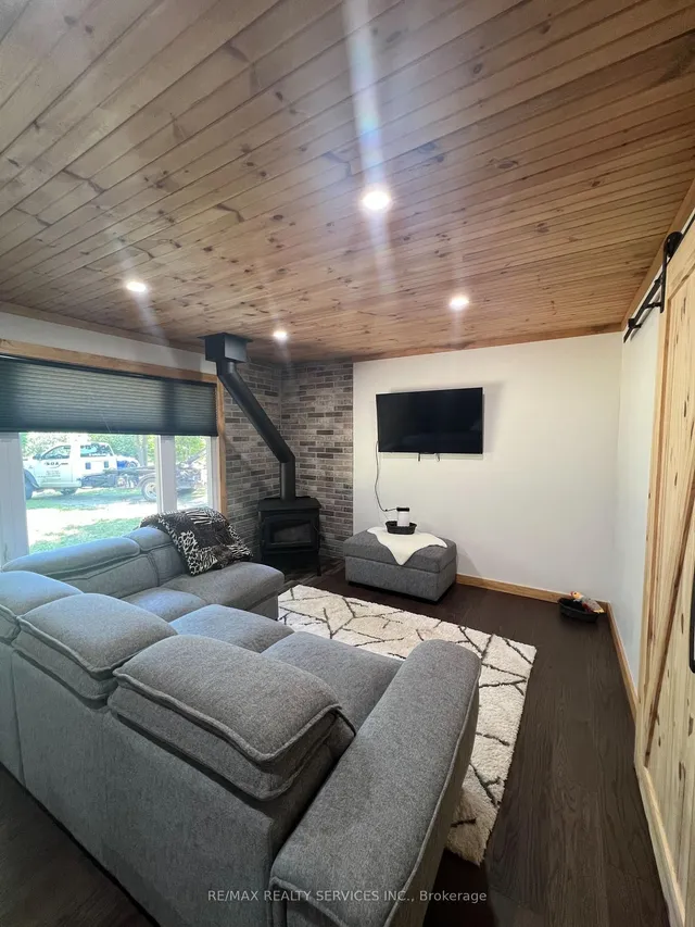 16 Couchiching Cres, Tiny 4