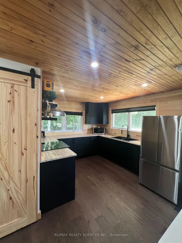 16 Couchiching Cres, Tiny 5