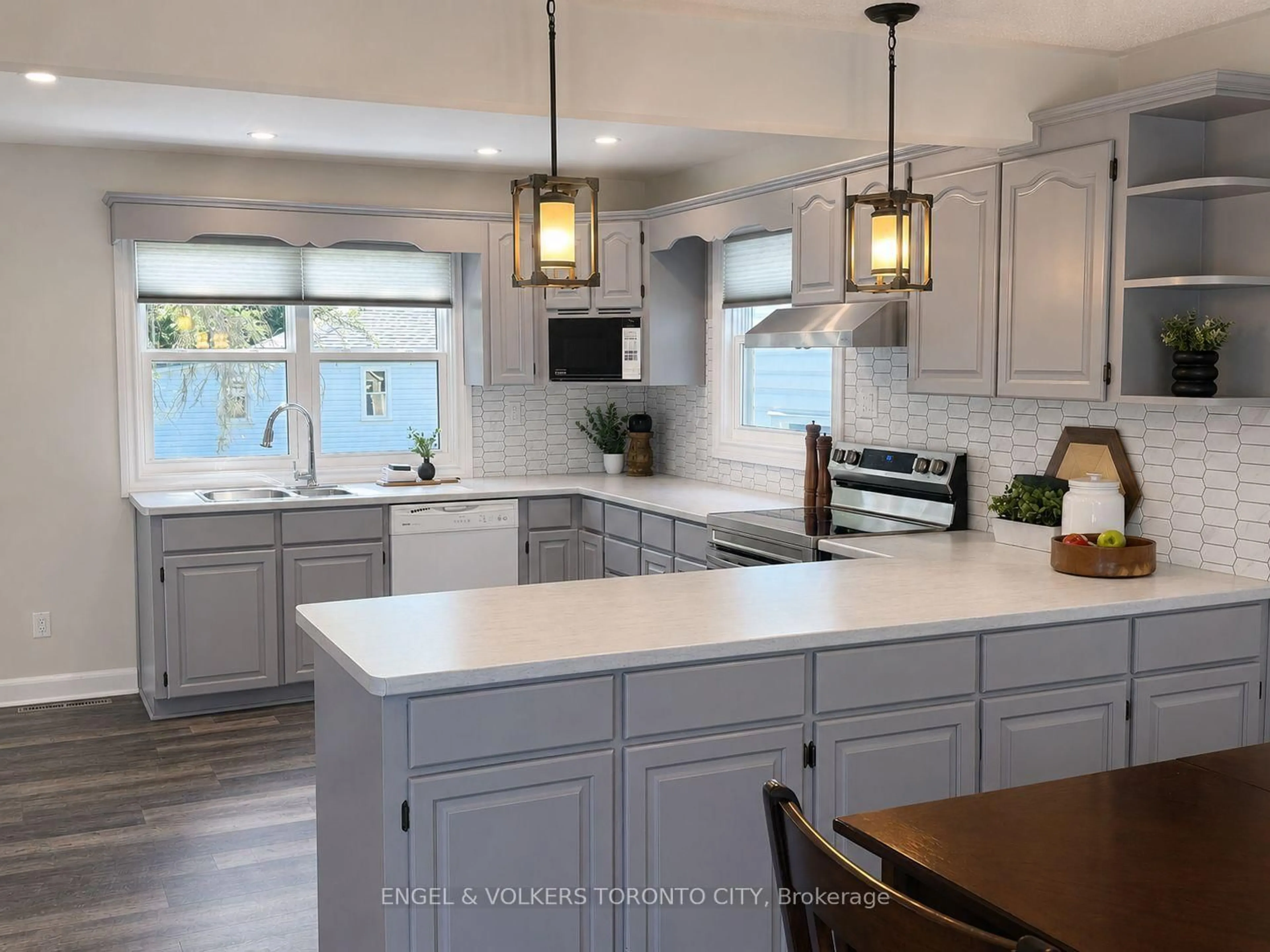 Open concept kitchen, unknown for 194 Library St, Clearview Ontario L0M 1G0