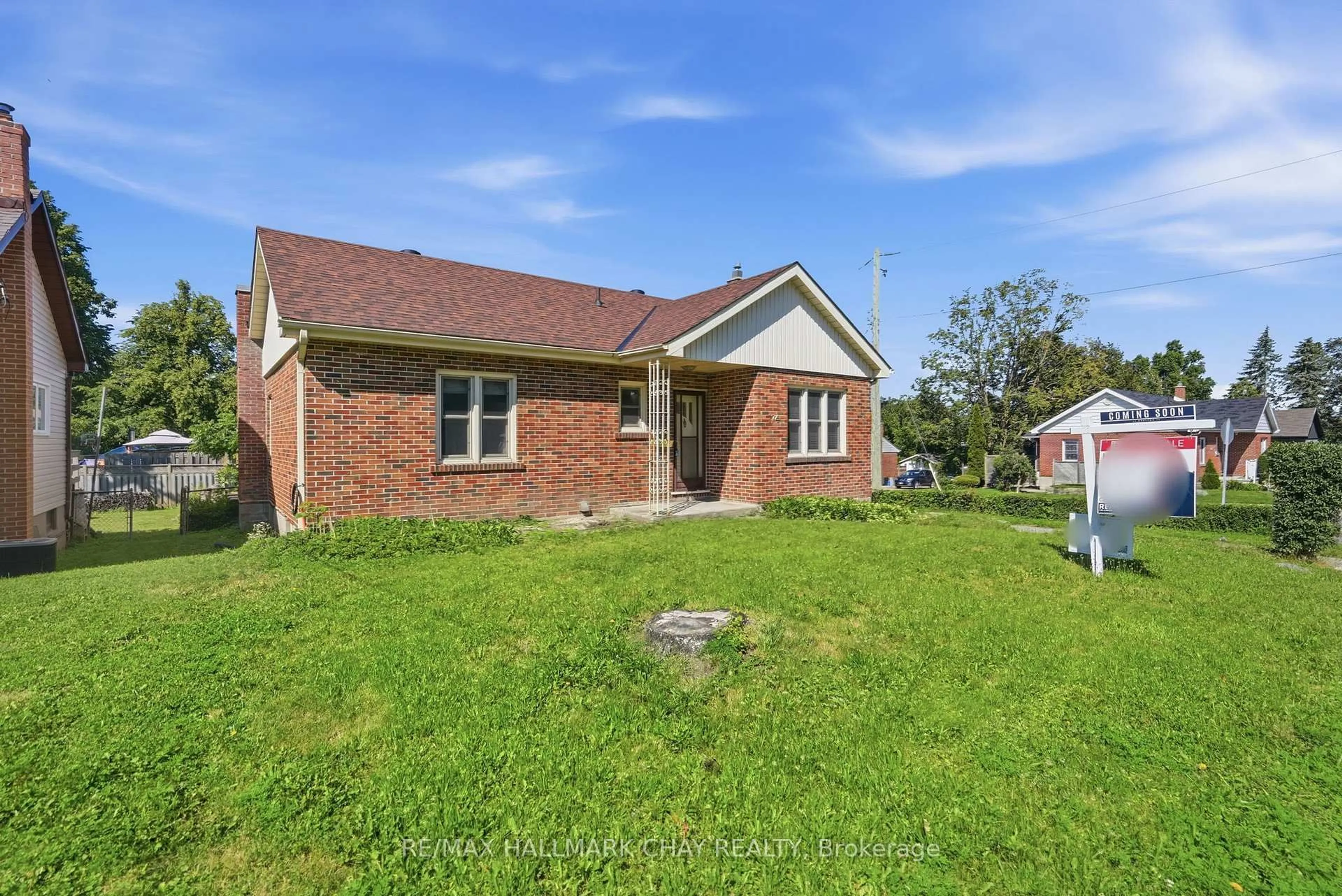 Home with brick exterior material, street for 174 St Vincent St, Barrie Ontario L4M 3Z2