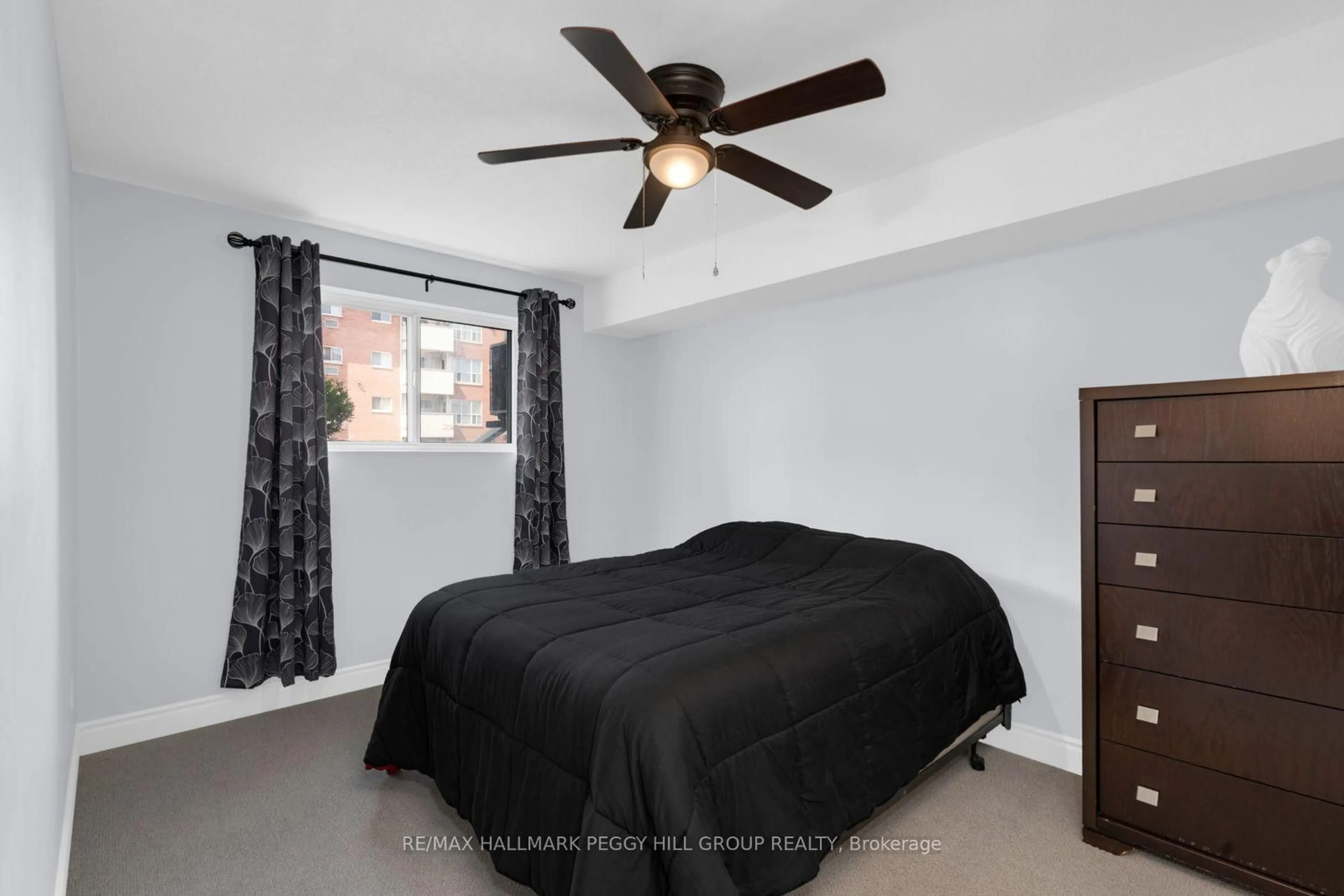 Bedroom with bed, unknown for 126 Bell Farm Rd #B08, Barrie Ontario L4M 6J3