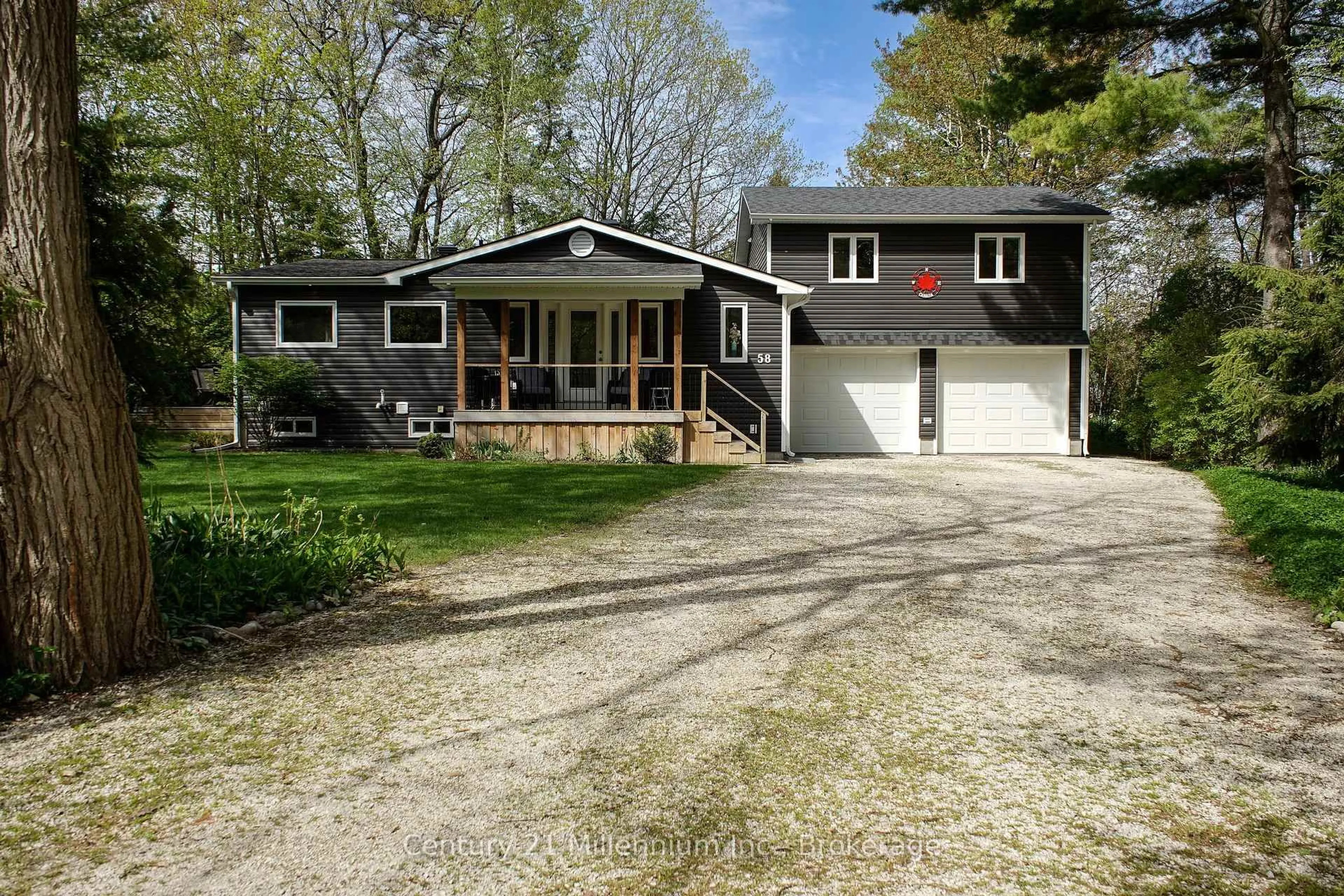 Home with vinyl exterior material, street for 58 Cedarlane Dr, Wasaga Beach Ontario L9Z 2S1