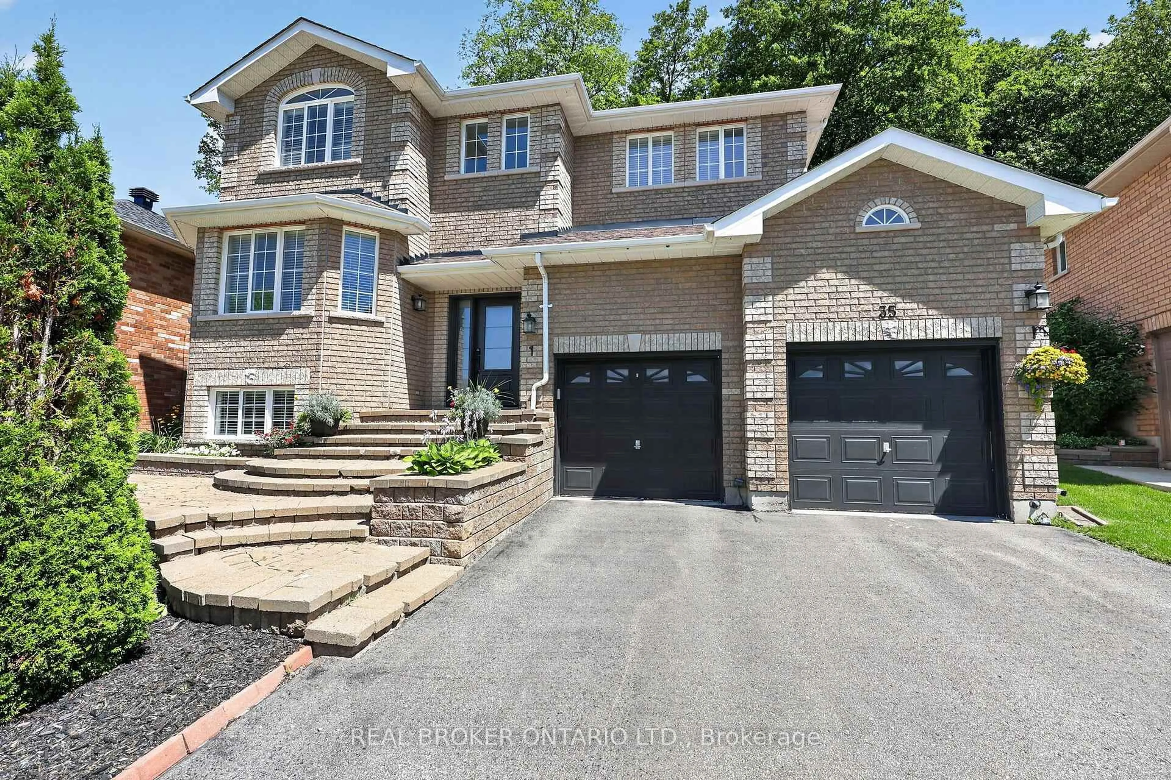 Home with brick exterior material, street for 35 Bloom Cres, Barrie Ontario L4N 0S8