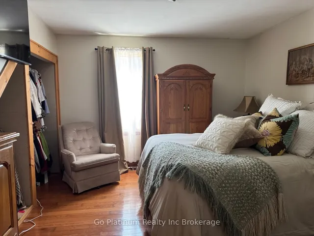 1104 Sandy Bay Rd, Penetanguishene 4