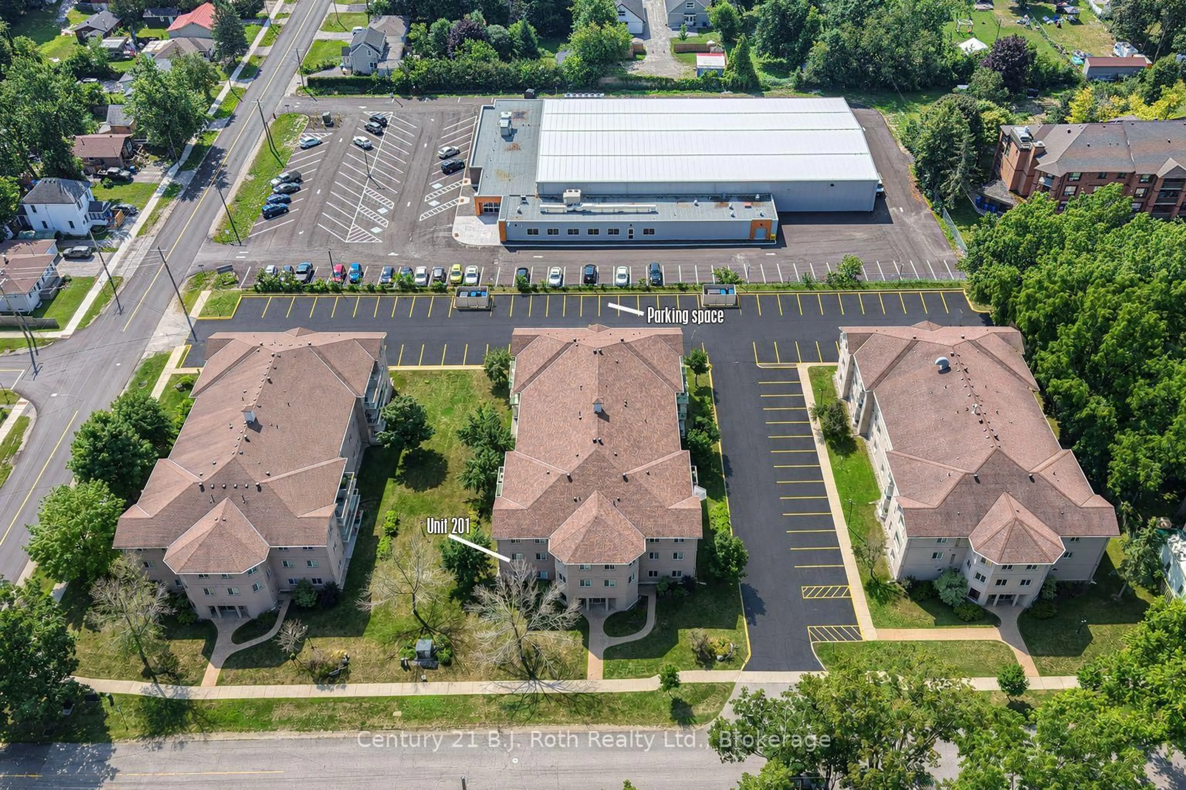 A pic from outside/outdoor area/front of a property/back of a property/a pic from drone, building for 115 Bond St #Unit 201, Orillia Ontario L3V 1J7