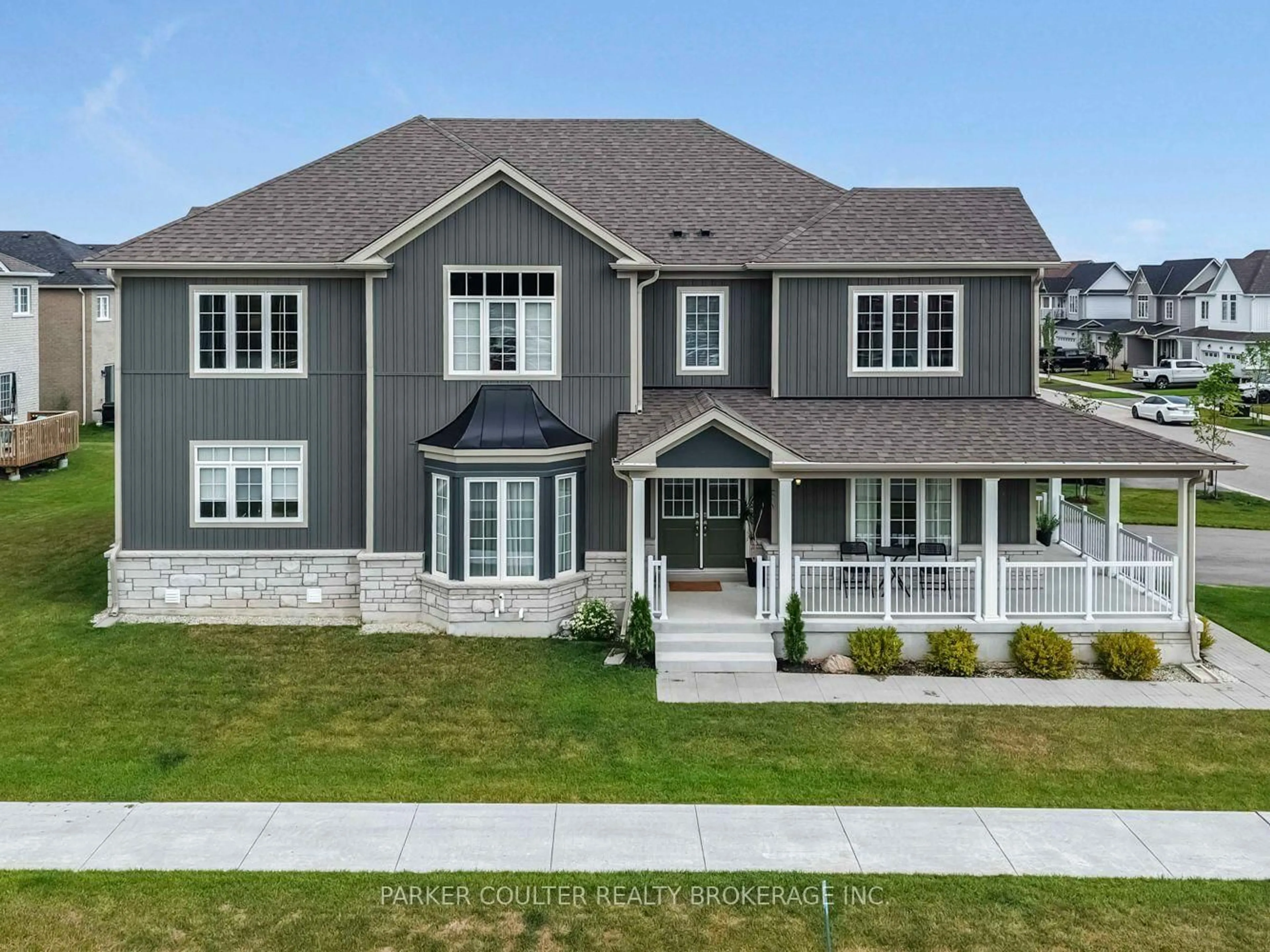 Home with vinyl exterior material, street for 202 Clipper Dr, Clearview Ontario L0M 1S0