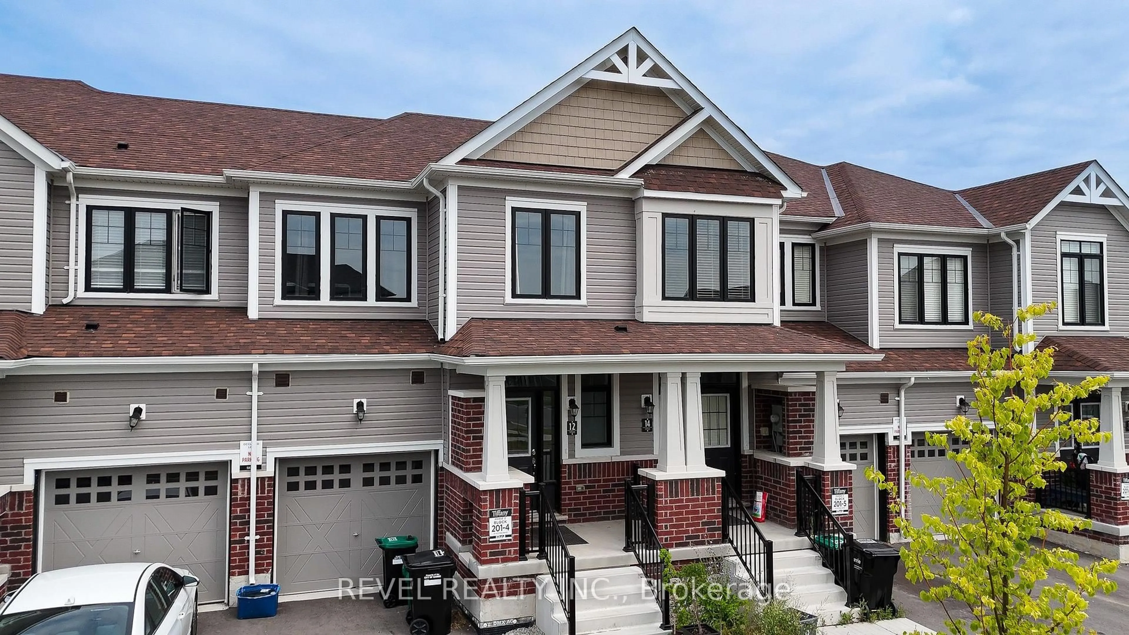 Home with vinyl exterior material, street for 12 Hylton Dr, Barrie Ontario L9J 0W5