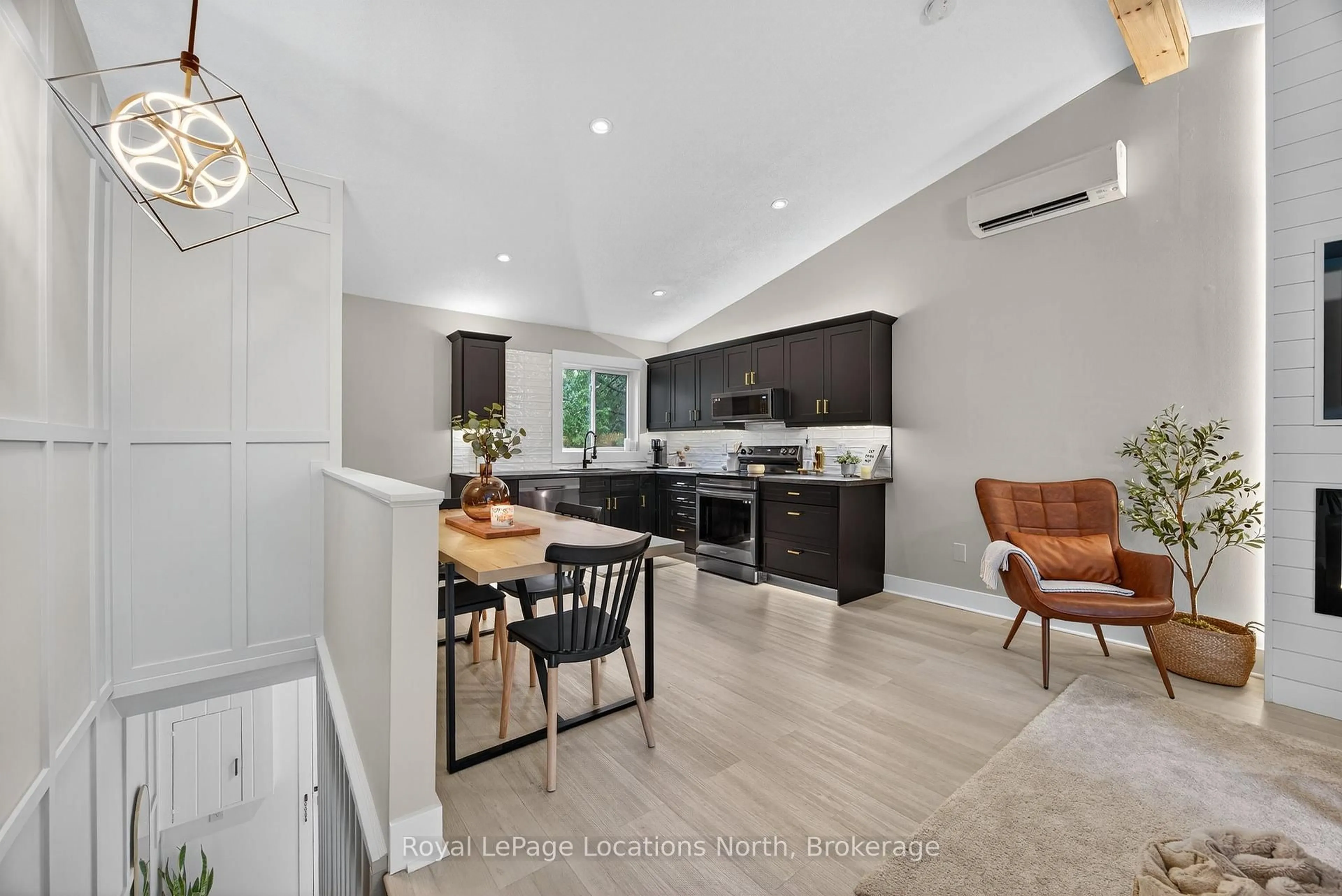Open concept kitchen, ceramic/tile floor for 5 Dawson Dr #305, Collingwood Ontario L9Y 5B4