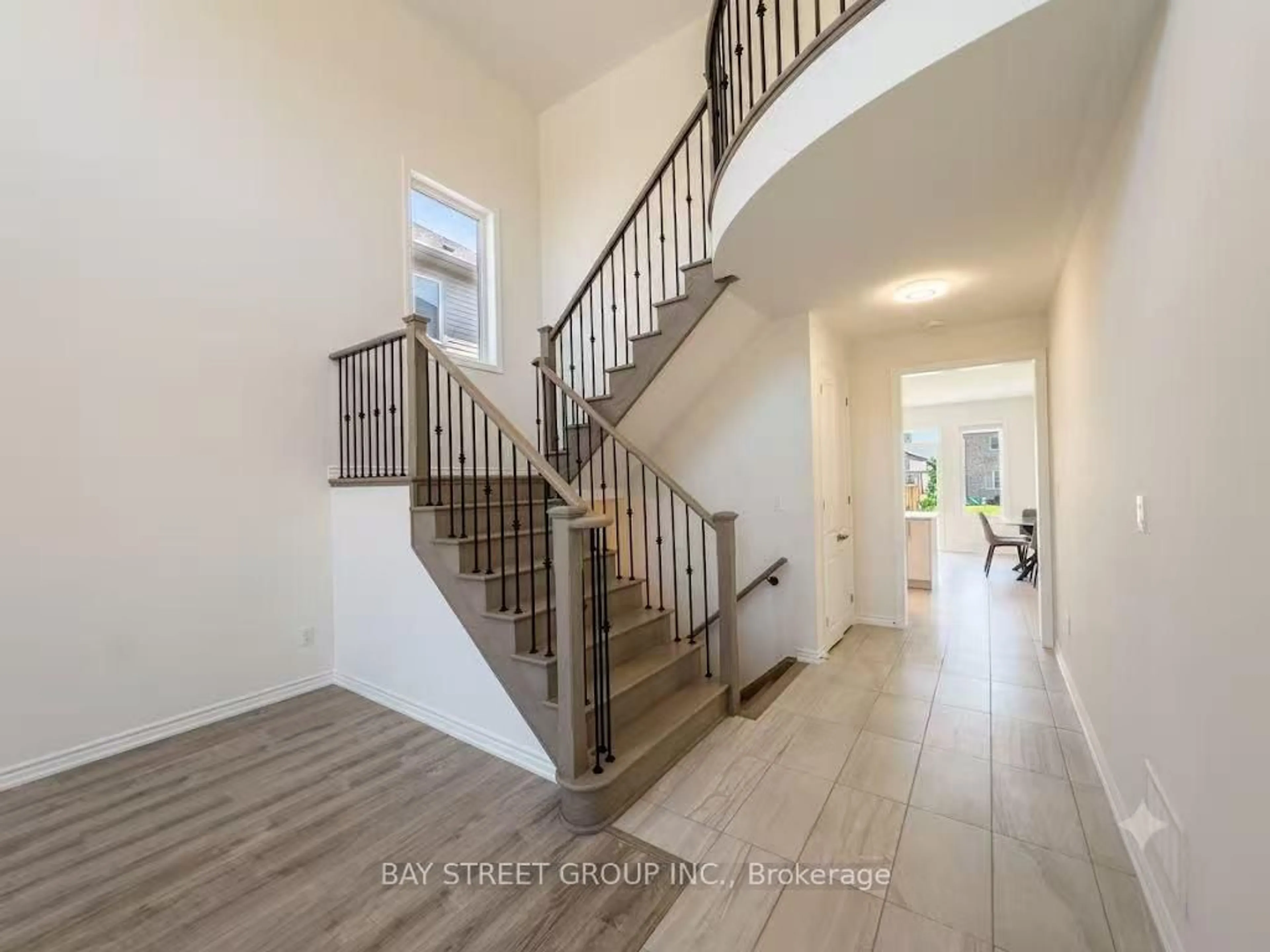 Unknown for 27 Samuel Cres, Springwater Ontario L9X 2A4