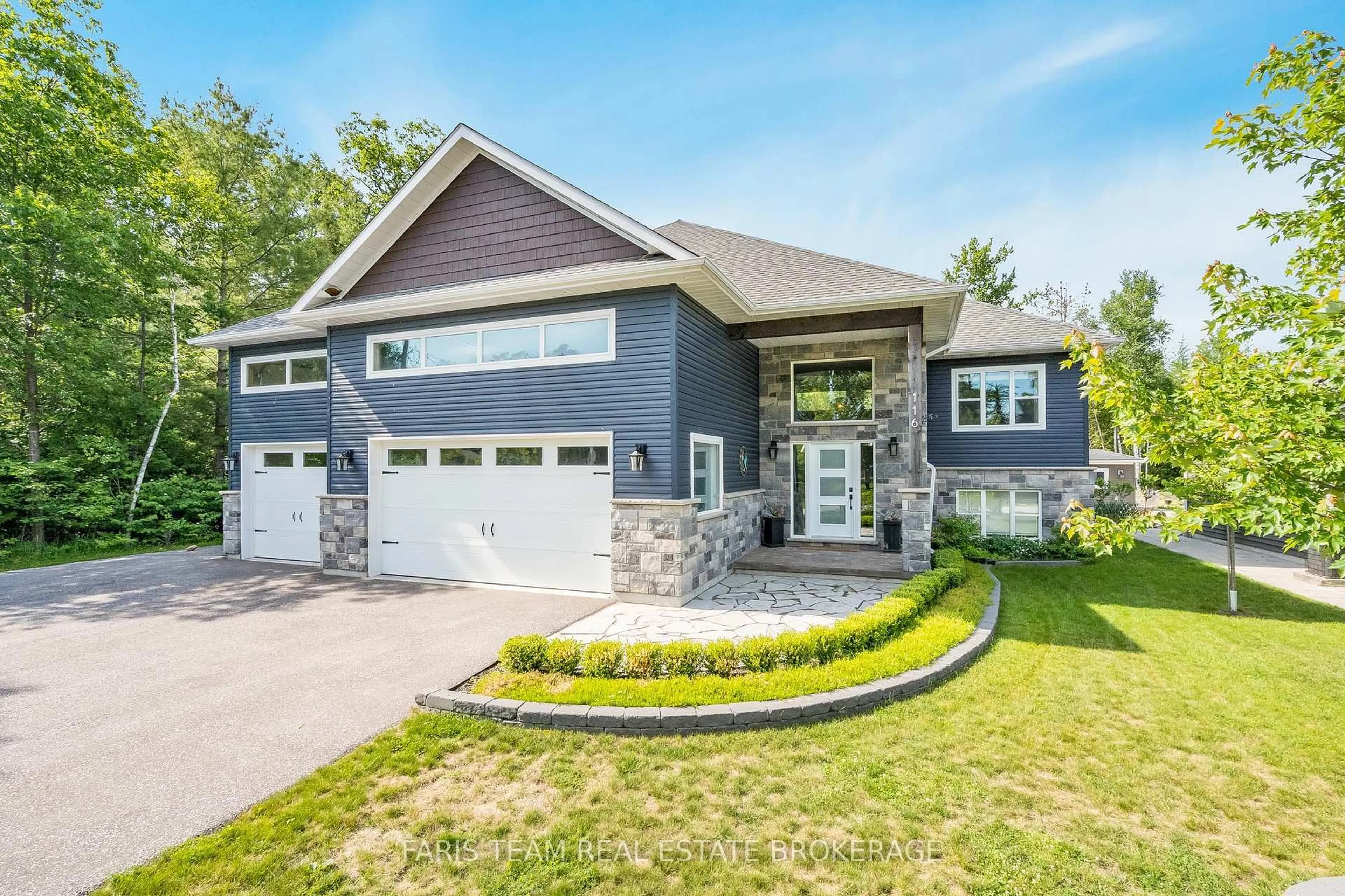 Home with brick exterior material, street for 116 Mamie Ave, Wasaga Beach Ontario L9Z 2P6