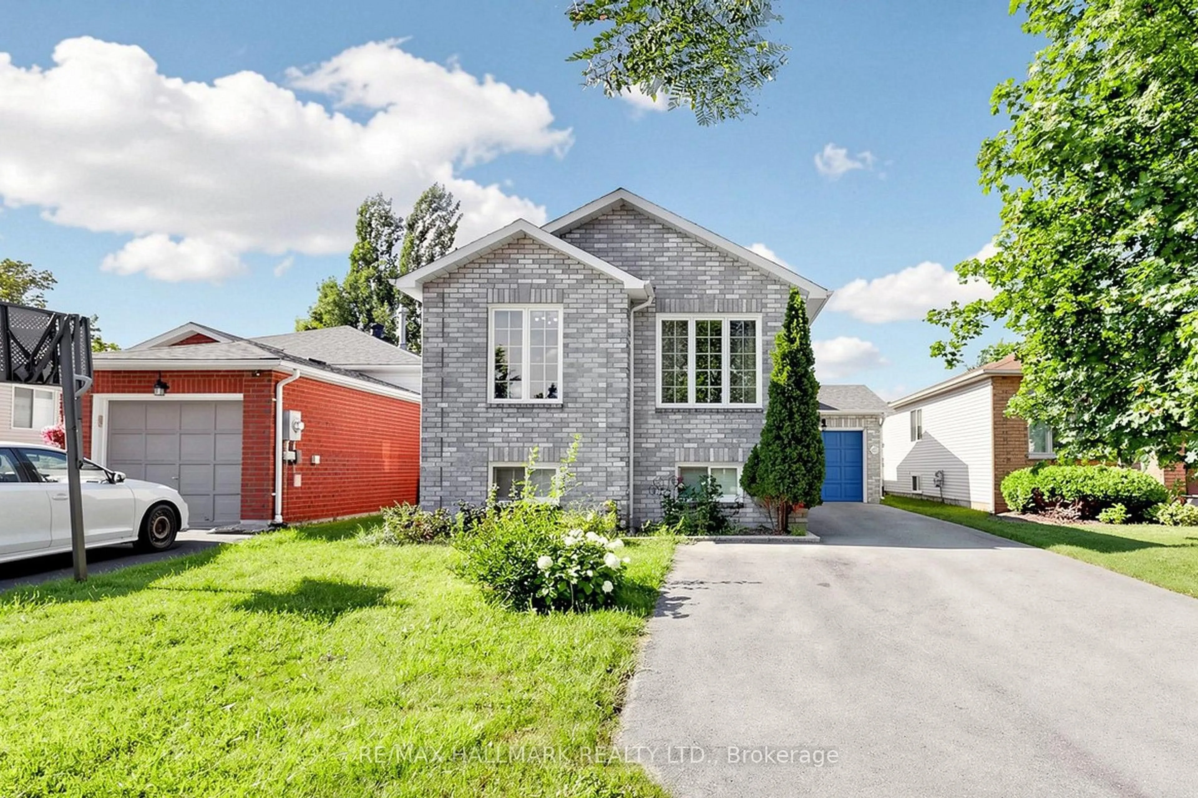 Home with brick exterior material, street for 90 Barre Dr, Barrie Ontario L4N 7P1