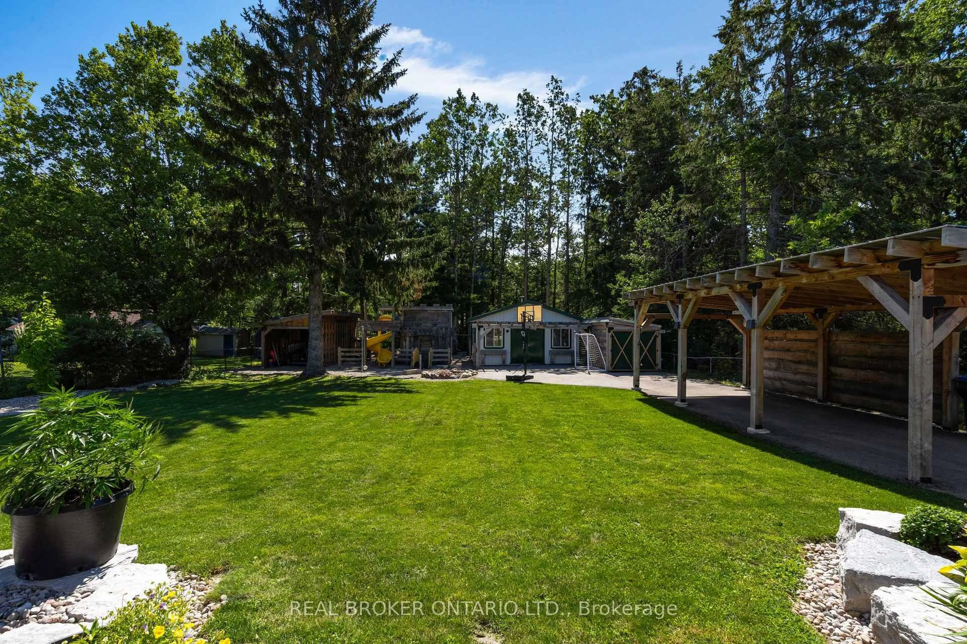 Unknown for 975 Sunnidale Rd, Springwater Ontario L9X 0T6