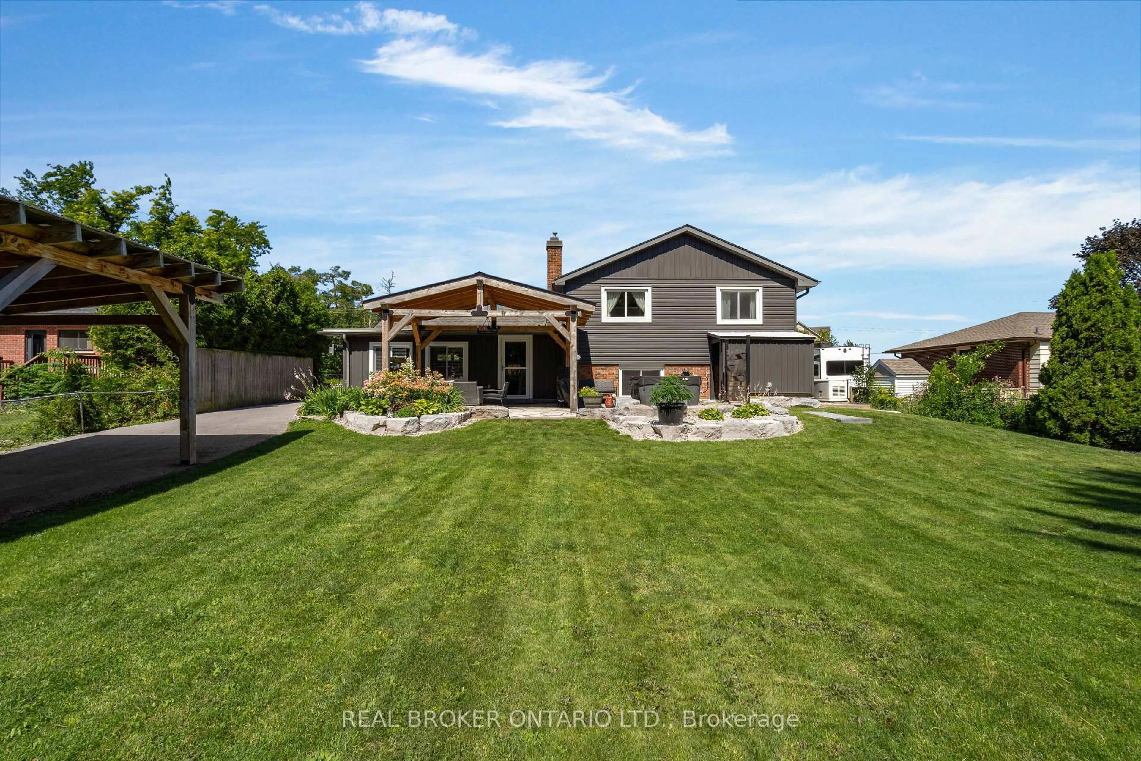 A pic from outside/outdoor area/front of a property/back of a property/a pic from drone, unknown for 975 Sunnidale Rd, Springwater Ontario L9X 0T6
