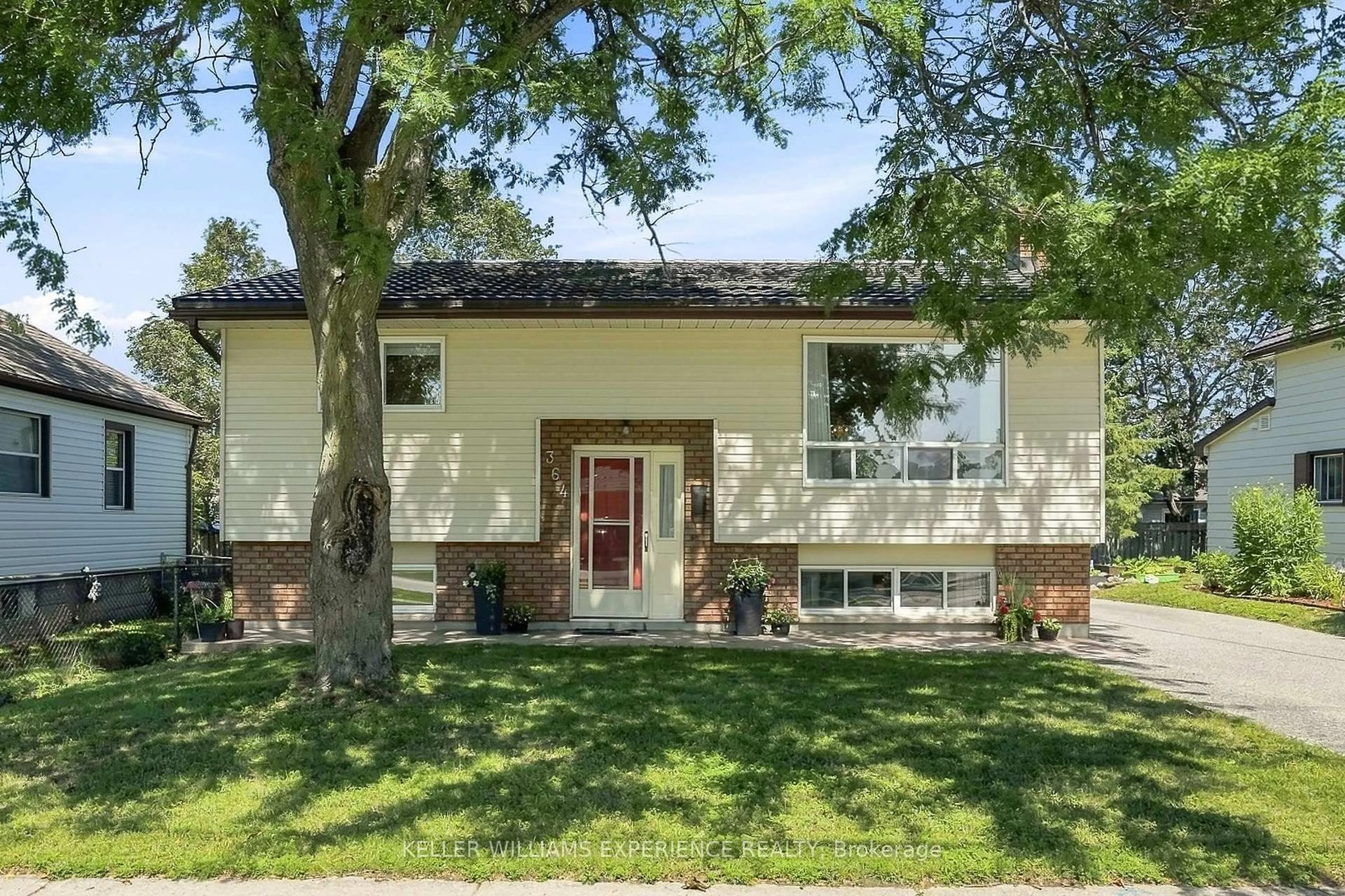 Home with brick exterior material, street for 364 Mary St, Orillia Ontario L3V 3G3