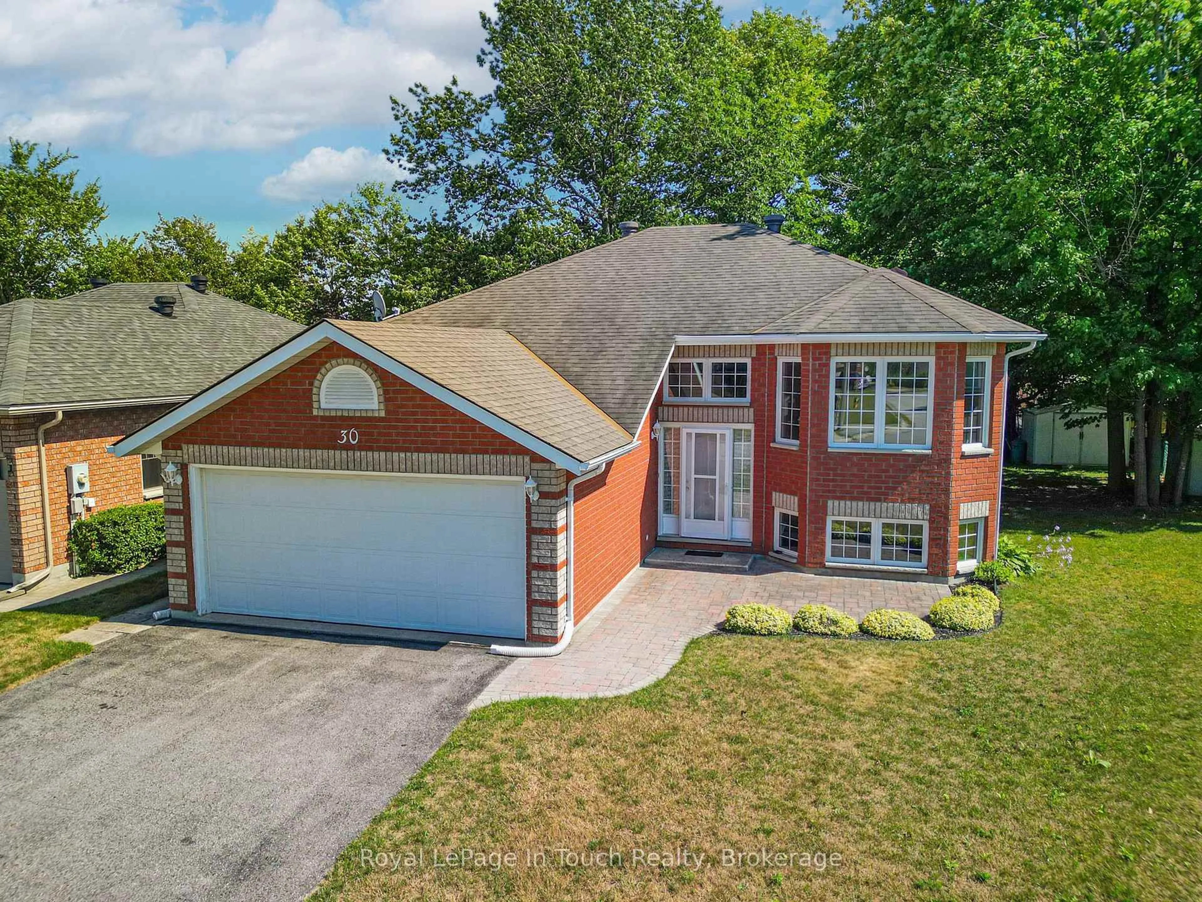 A pic from outside/outdoor area/front of a property/back of a property/a pic from drone, street for 30 Charles St, Penetanguishene Ontario L9M 2G7