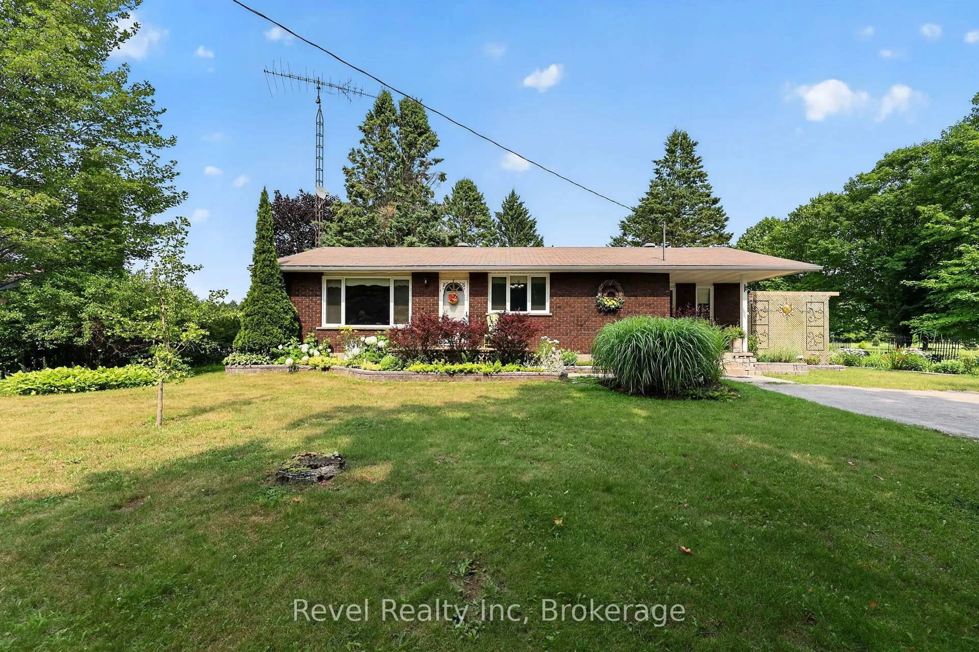 A pic from outside/outdoor area/front of a property/back of a property/a pic from drone, unknown for 459 Cedar point Rd, Tiny Ontario L9M 0J5