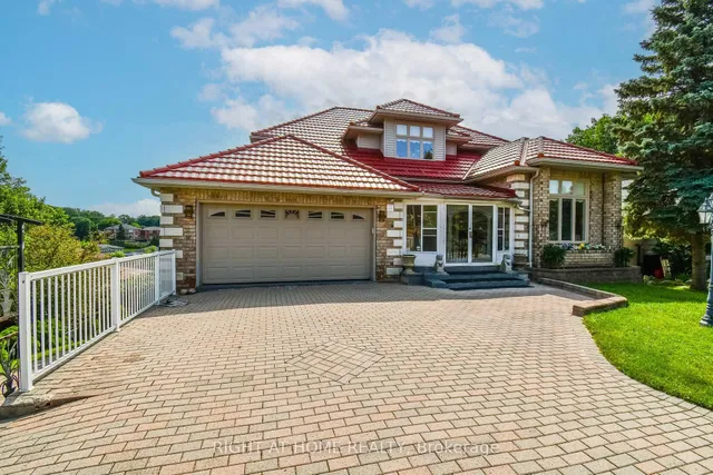 11 Thackeray Cres, Barrie 2