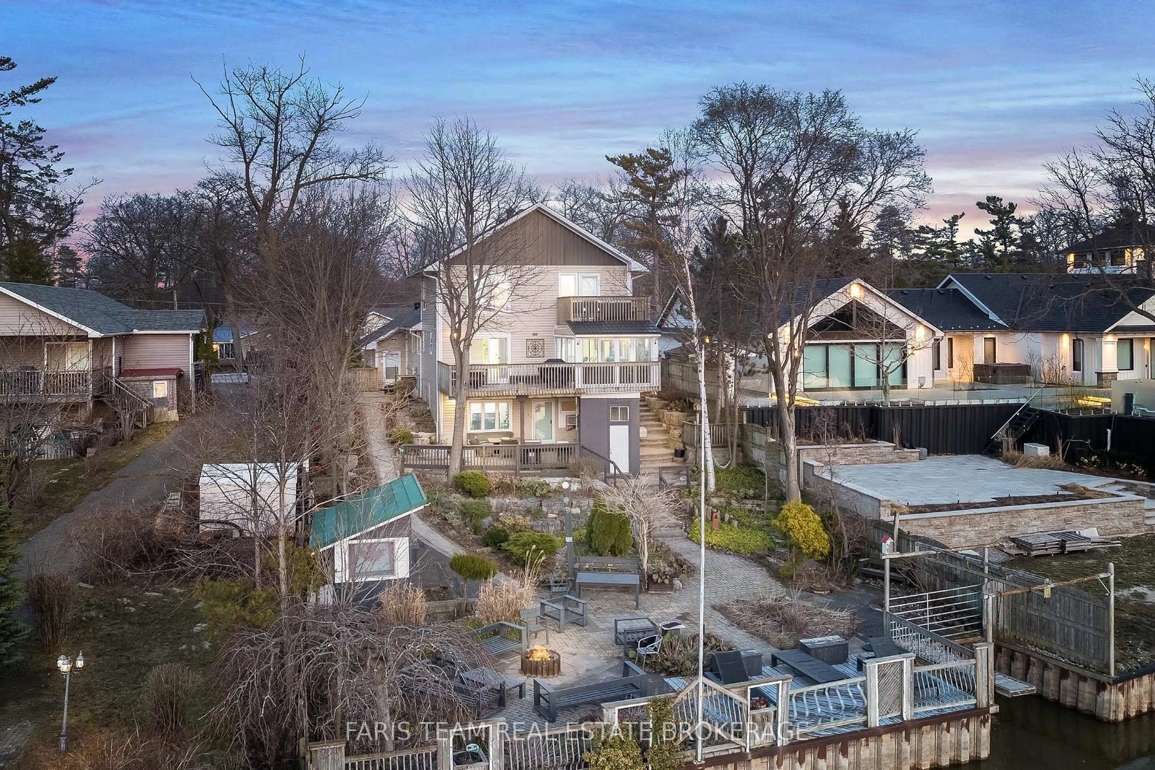 A pic from outside/outdoor area/front of a property/back of a property/a pic from drone, unknown for 60 River Avenue Cres, Wasaga Beach Ontario L9Z 2K6