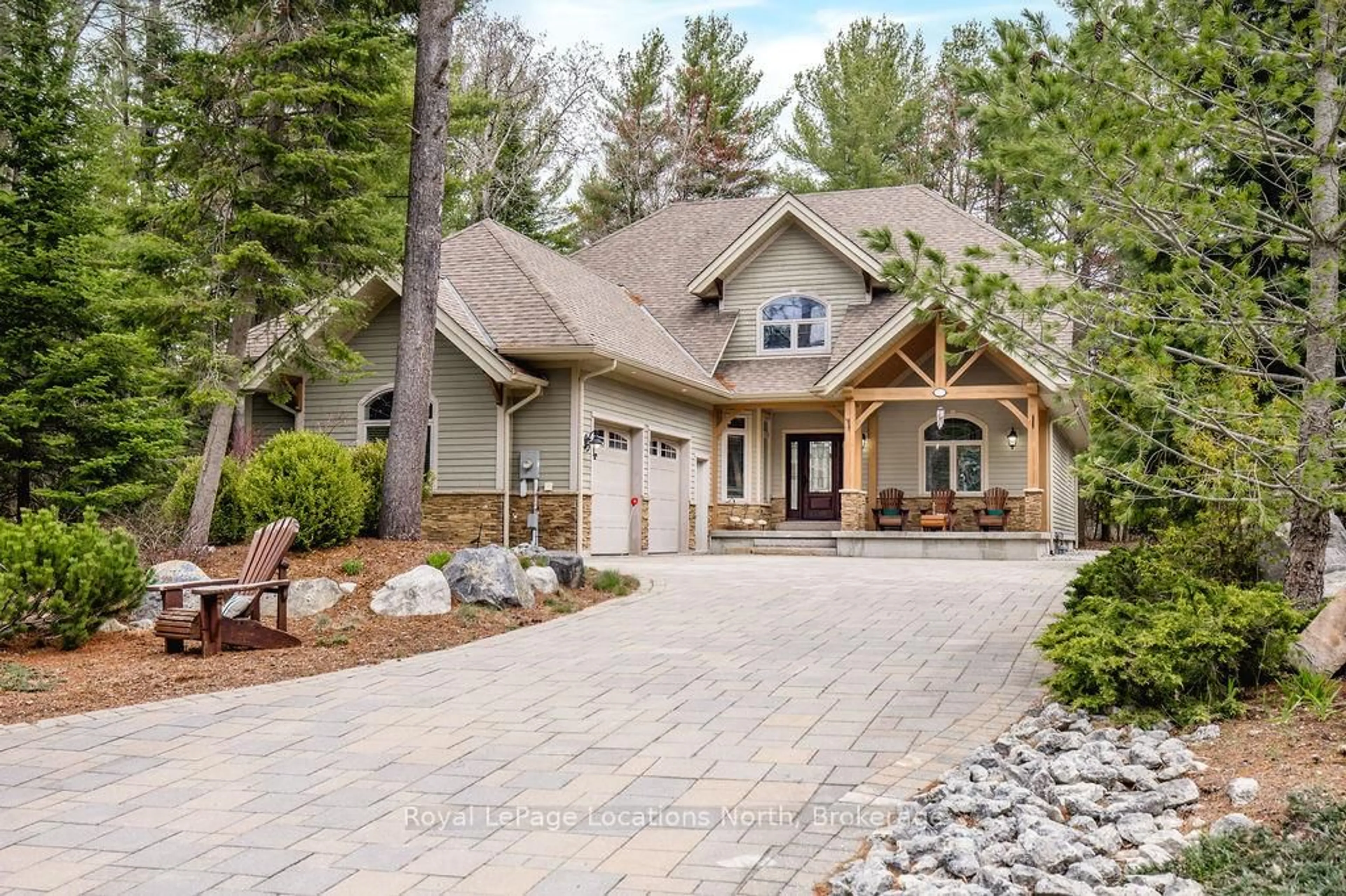 Home with brick exterior material, unknown for 119 Earl St, Wasaga Beach Ontario L9Z 2P5