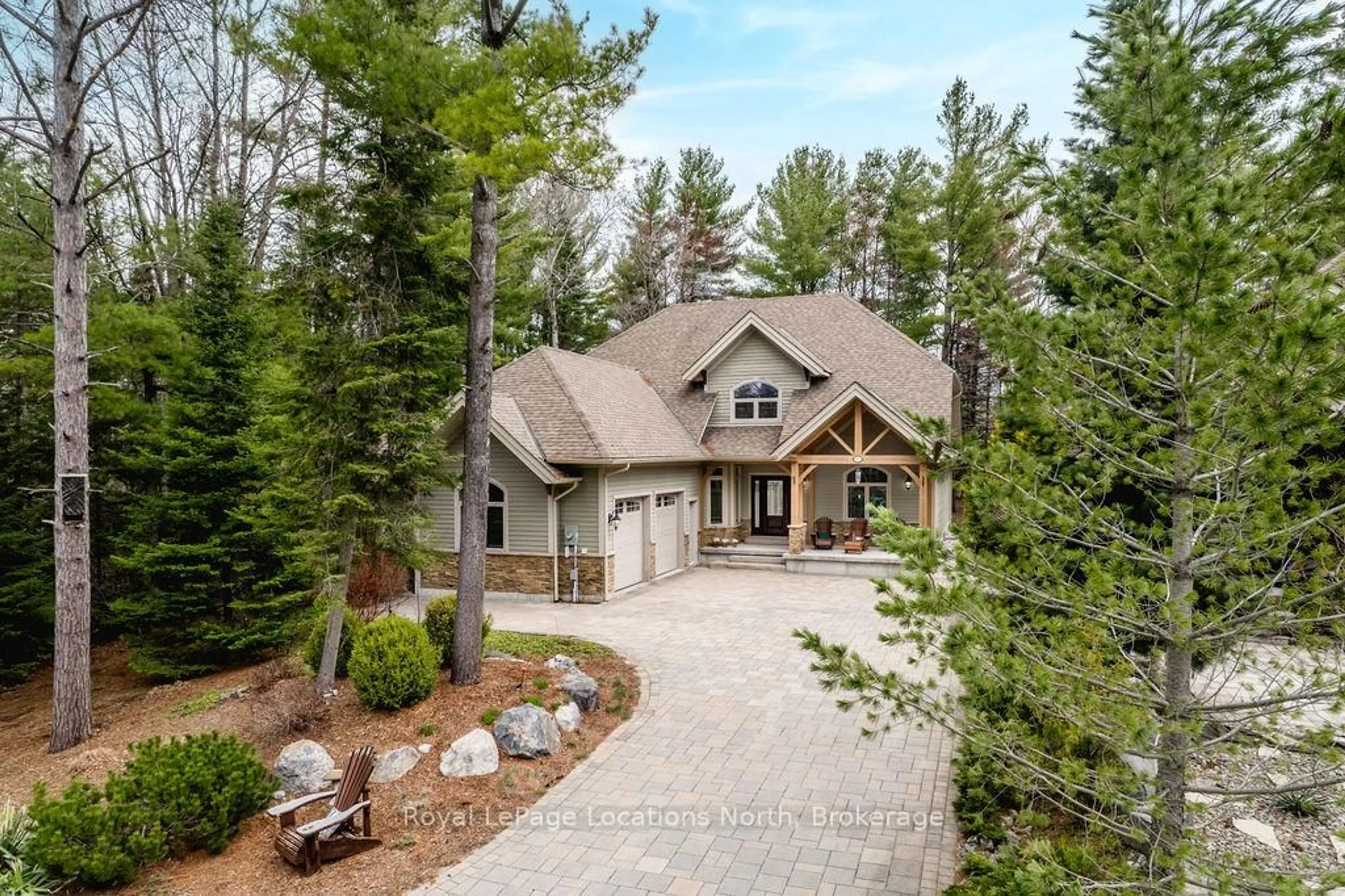 Home with brick exterior material, unknown for 119 Earl St, Wasaga Beach Ontario L9Z 2P5