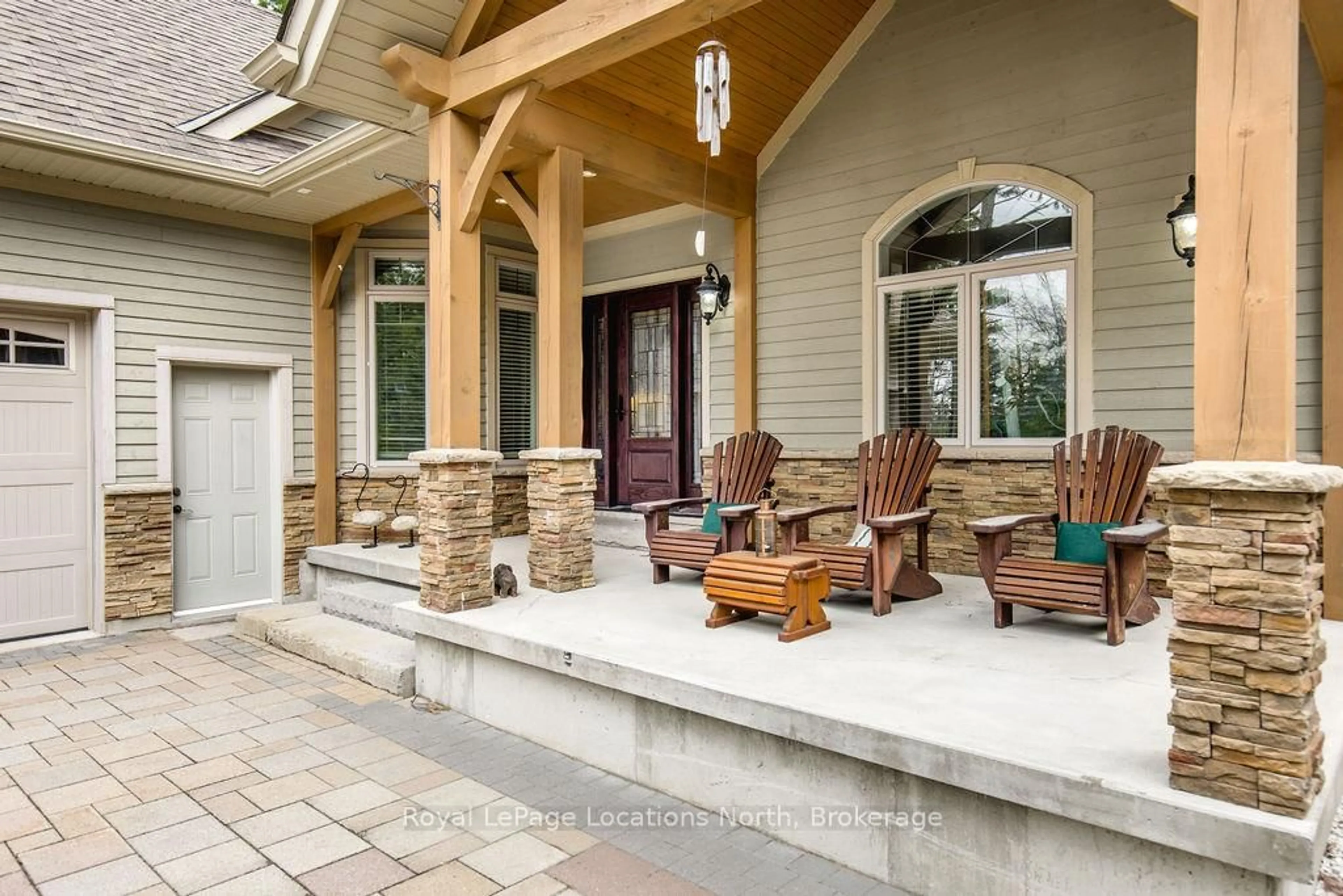 Patio, street for 119 Earl St, Wasaga Beach Ontario L9Z 2P5