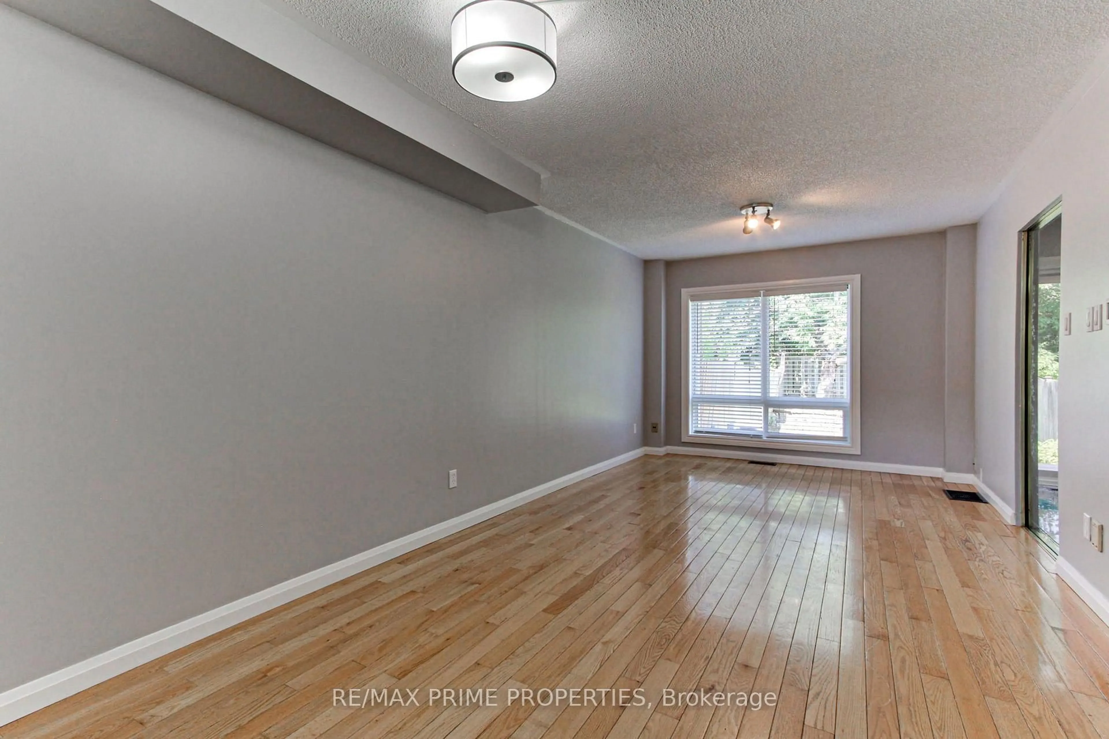 A pic of a room for 85 Lyfytt Cres, Barrie Ontario L4N 7X5