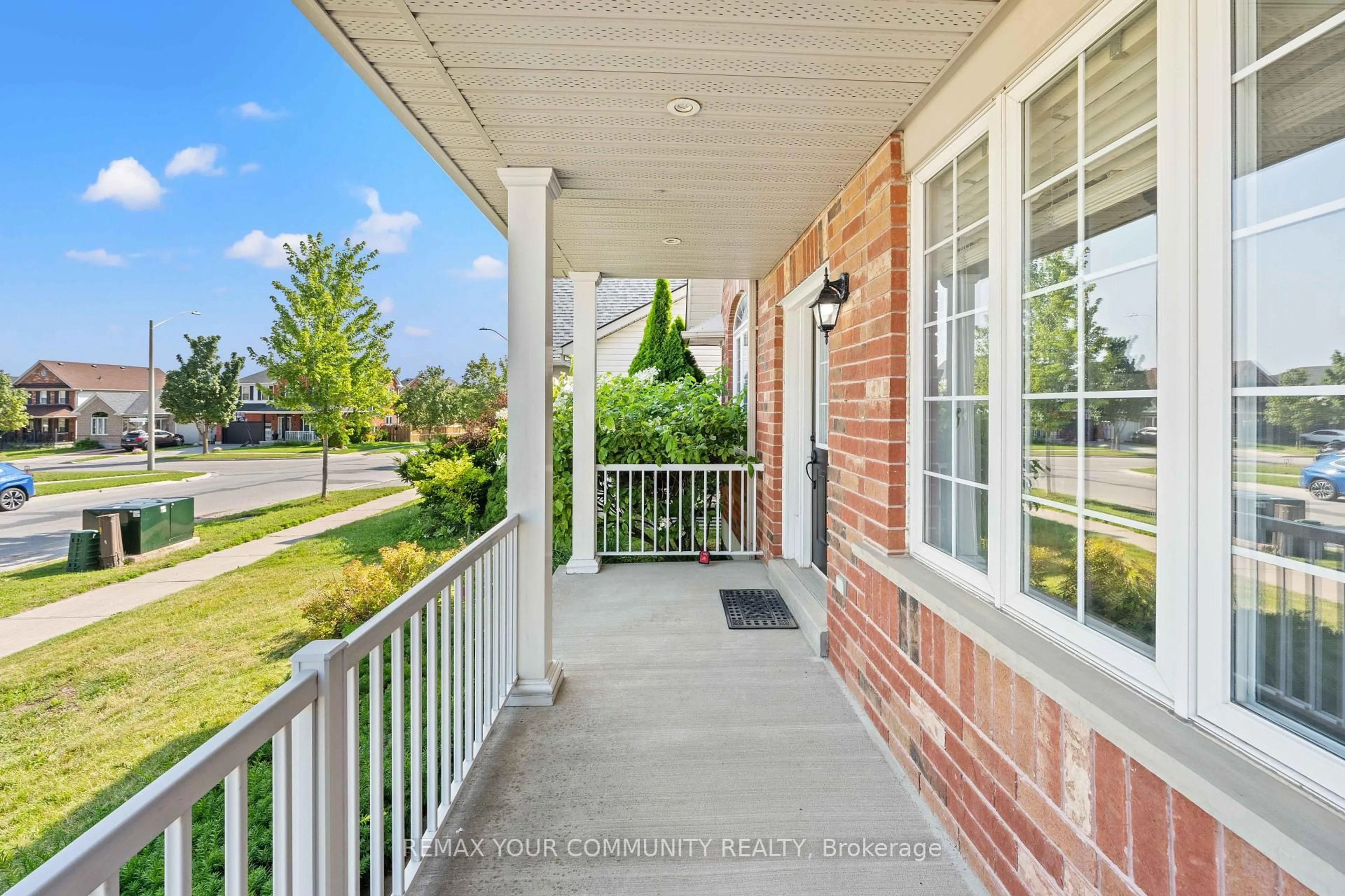 Patio, street for 53 Brookwood Dr, Barrie Ontario L4N 0Z1