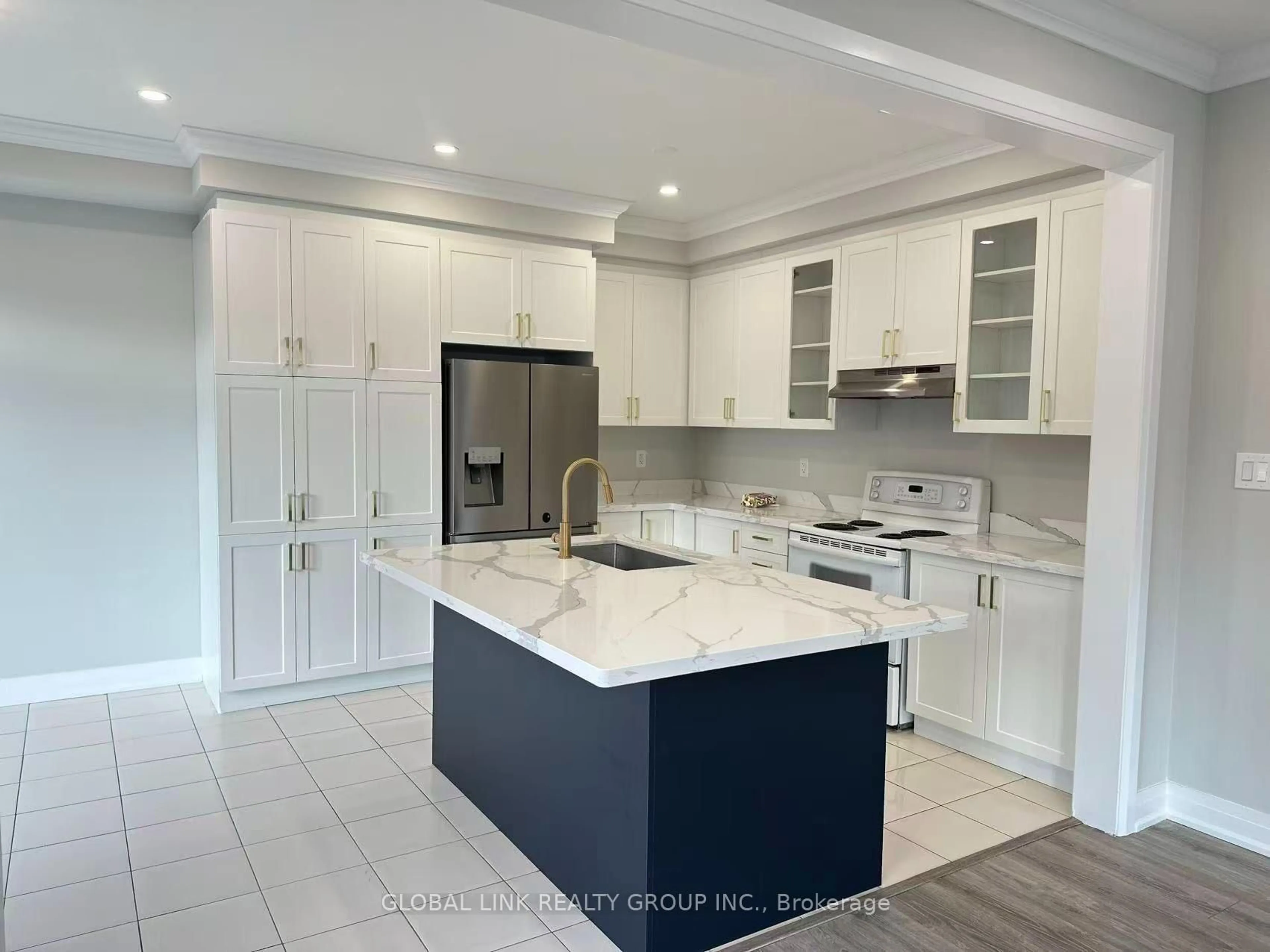 Open concept kitchen, ceramic/tile floor for 1 Copperhill Hts, Barrie Ontario L9J 0L1