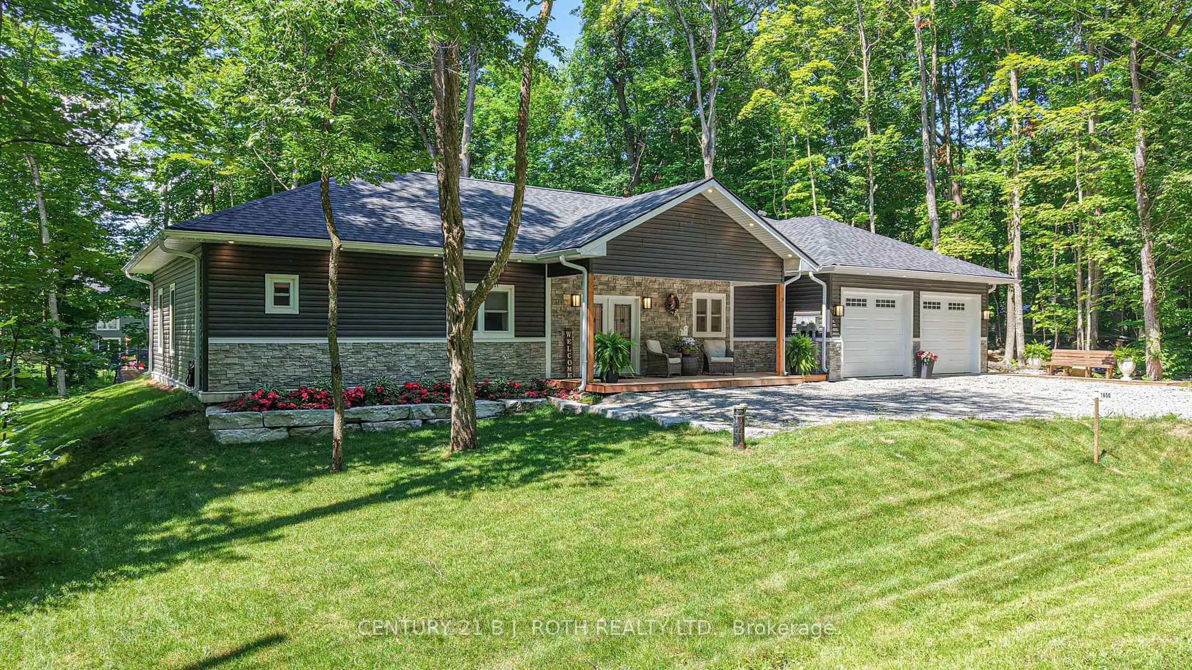 Home with brick exterior material, unknown for 1650 Trader Cowan Rd, Severn Ontario L0K 1E0