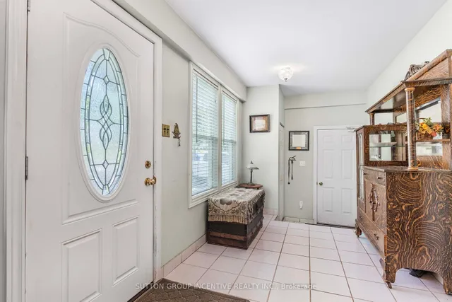 149 Blake St, Barrie 2